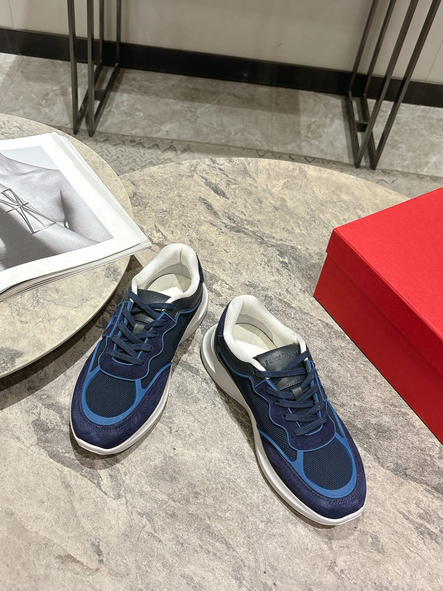 Fashion Review: Ferragamo Firagm Gancini Sneakers, Urban Style with High-End Configuration - 图片 3