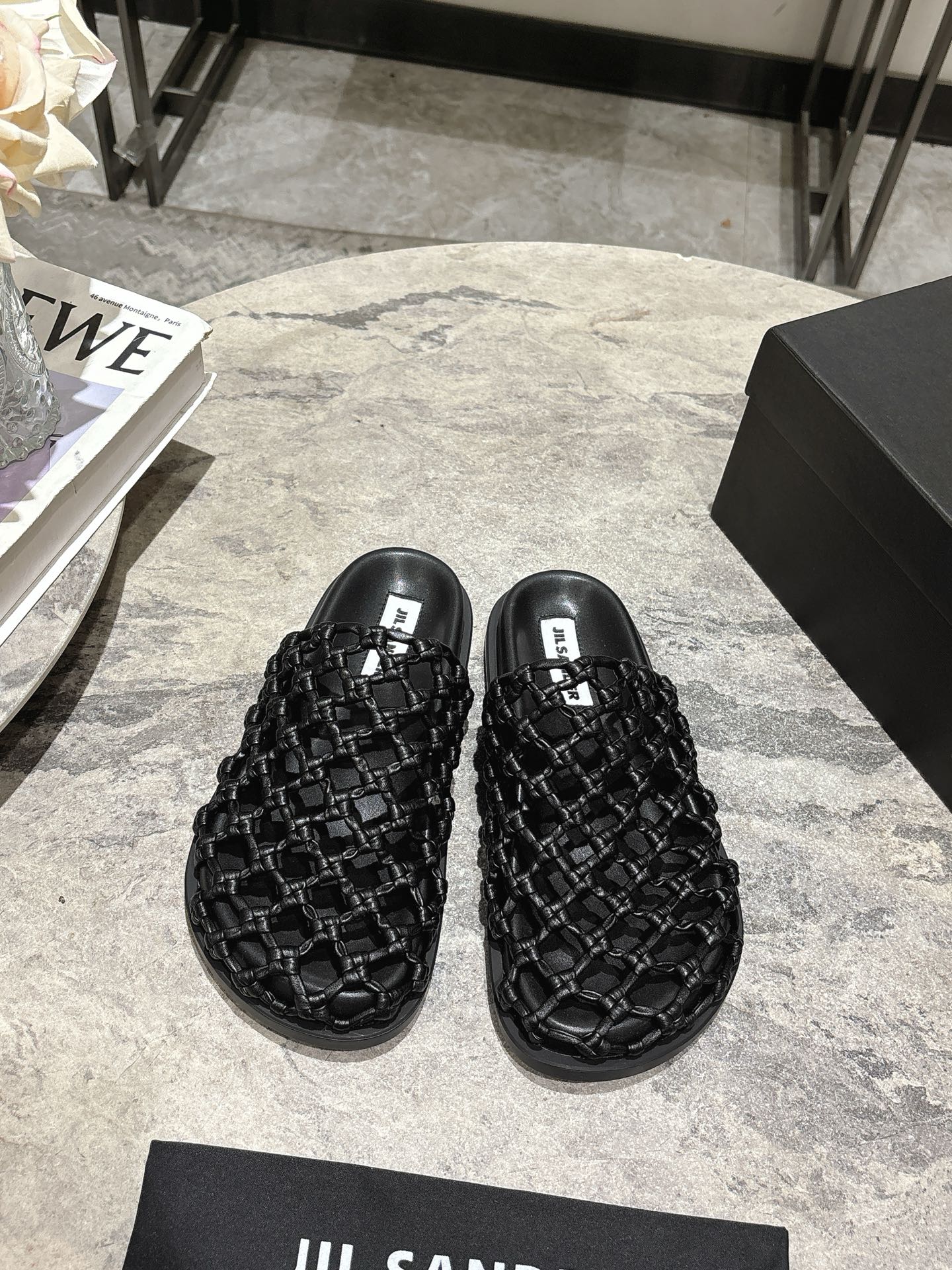 NO:413464,JILSANDER 25s spring and summer new style fish net braided rope knot hollow slippers semi-trailed upper hand-woven leather inner foot pad sheepskin sole molded outsole size 35-39 (40.41 custom made without return or exchange), semi-trailed, jil sander, jil sander, slippers, sheepskin19860909JILSANDER 吉尔桑达 25s春夏新款 渔网编织绳结镂空拖鞋半拖 鞋面手工皮革编织 内里垫脚羊皮 鞋底成型大底 码数35-39（40.41定做不退换）,半拖,jil sander,jil sander,slippers,sheepskin,Women's Shoes