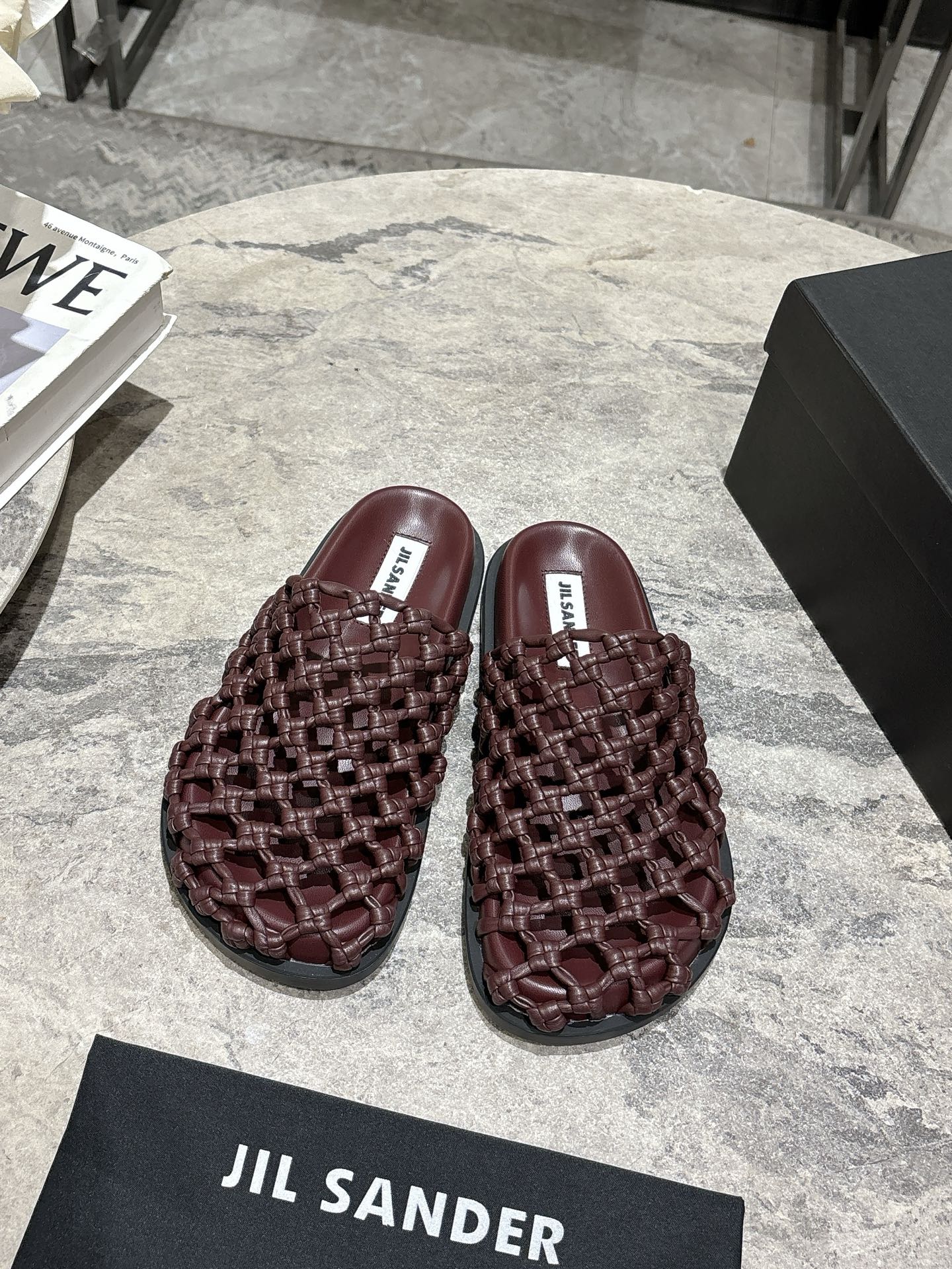 NO:407365,JILSANDER 25s spring and summer new style fish net braided rope knot hollow slippers semi-trailed upper hand-woven leather inner foot pad sheepskin sole molded outsole size 35-39 (40.41 custom made without return or exchange), semi-trailed, jil sander, jil sander, slippers, sheepskin19860909JILSANDER 吉尔桑达 25s春夏新款 渔网编织绳结镂空拖鞋半拖 鞋面手工皮革编织 内里垫脚羊皮 鞋底成型大底 码数35-39（40.41定做不退换）,半拖,jil sander,jil sander,slippers,sheepskin,Women's Shoes