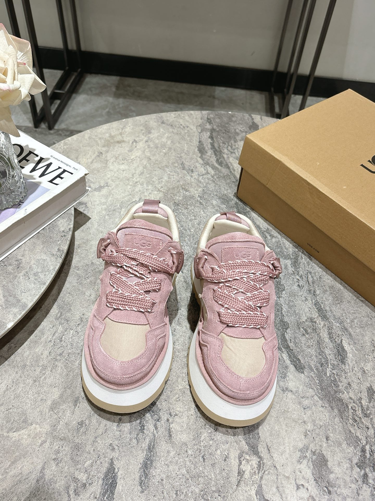 New UGG 775 Heavy-Floor Sneakers: Comfortable, Stylish, and Lightweight. - 图片 2