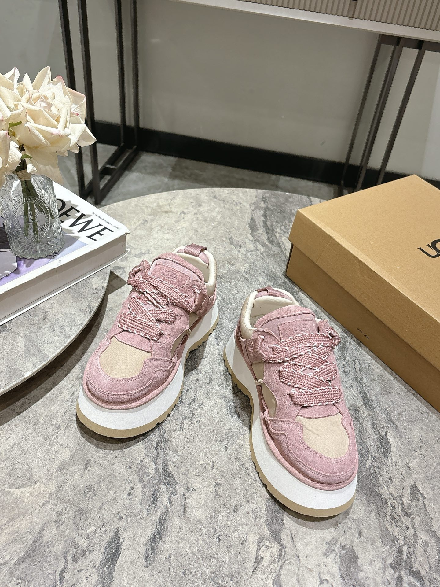 New UGG 775 Heavy-Floor Sneakers: Comfortable, Stylish, and Lightweight. - 图片 3