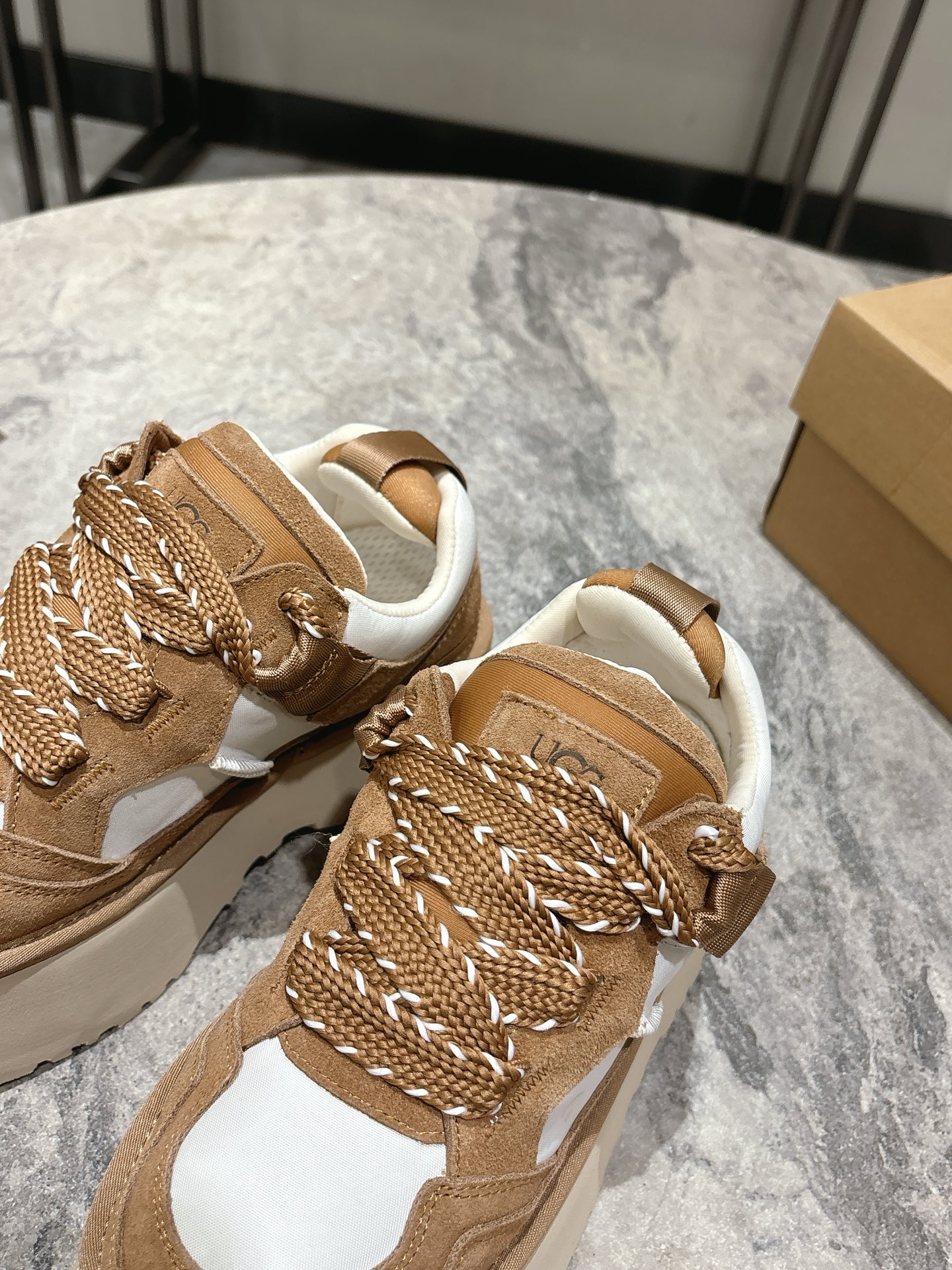 New UGG 775 Snow Boots: Lightweight Cloud-like Comfort with Fashionable Design - 图片 8