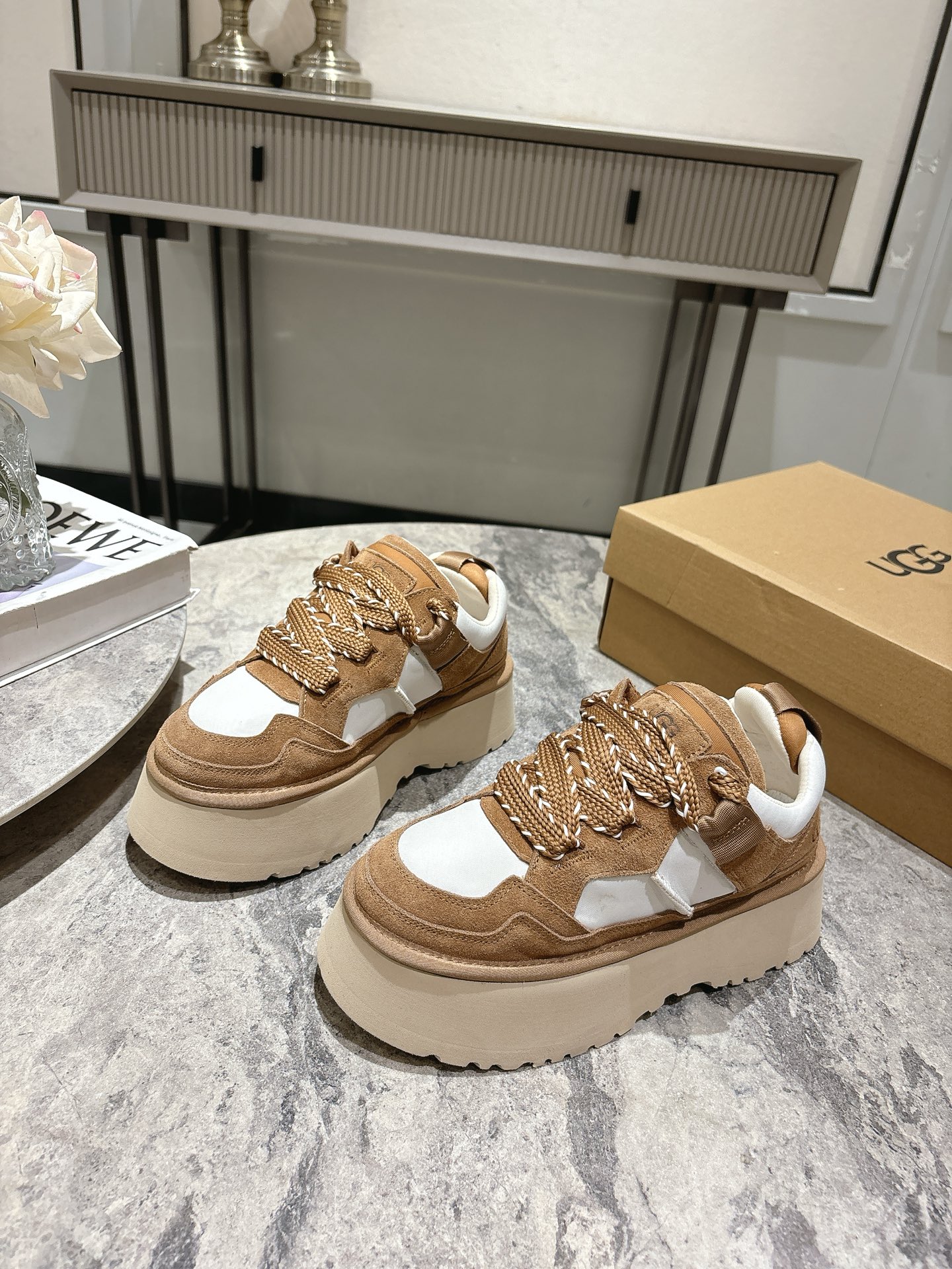 New UGG 775 Snow Boots: Lightweight Cloud-like Comfort with Fashionable Design