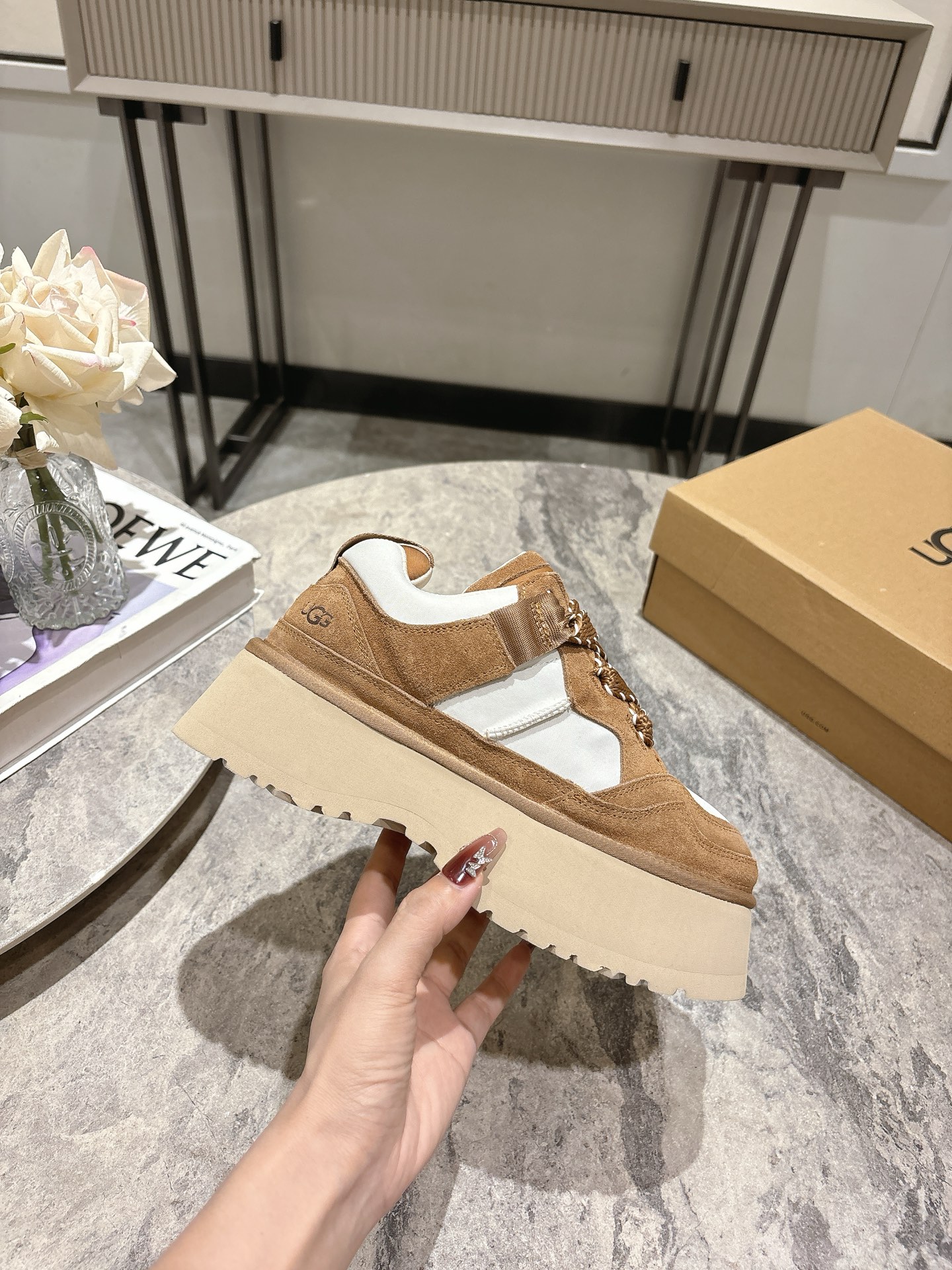 New UGG 775 Snow Boots: Lightweight Cloud-like Comfort with Fashionable Design - 图片 6