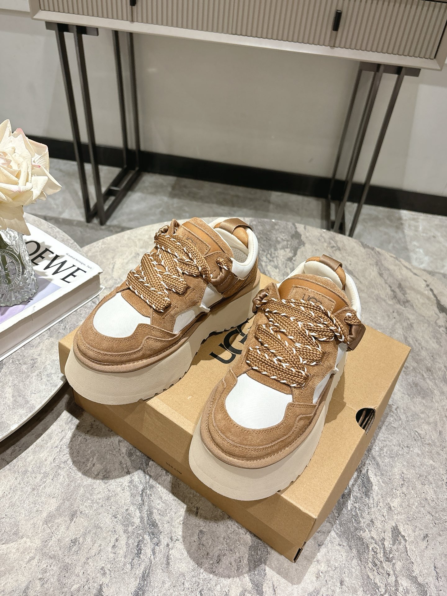 New UGG 775 Snow Boots: Lightweight Cloud-like Comfort with Fashionable Design - 图片 7