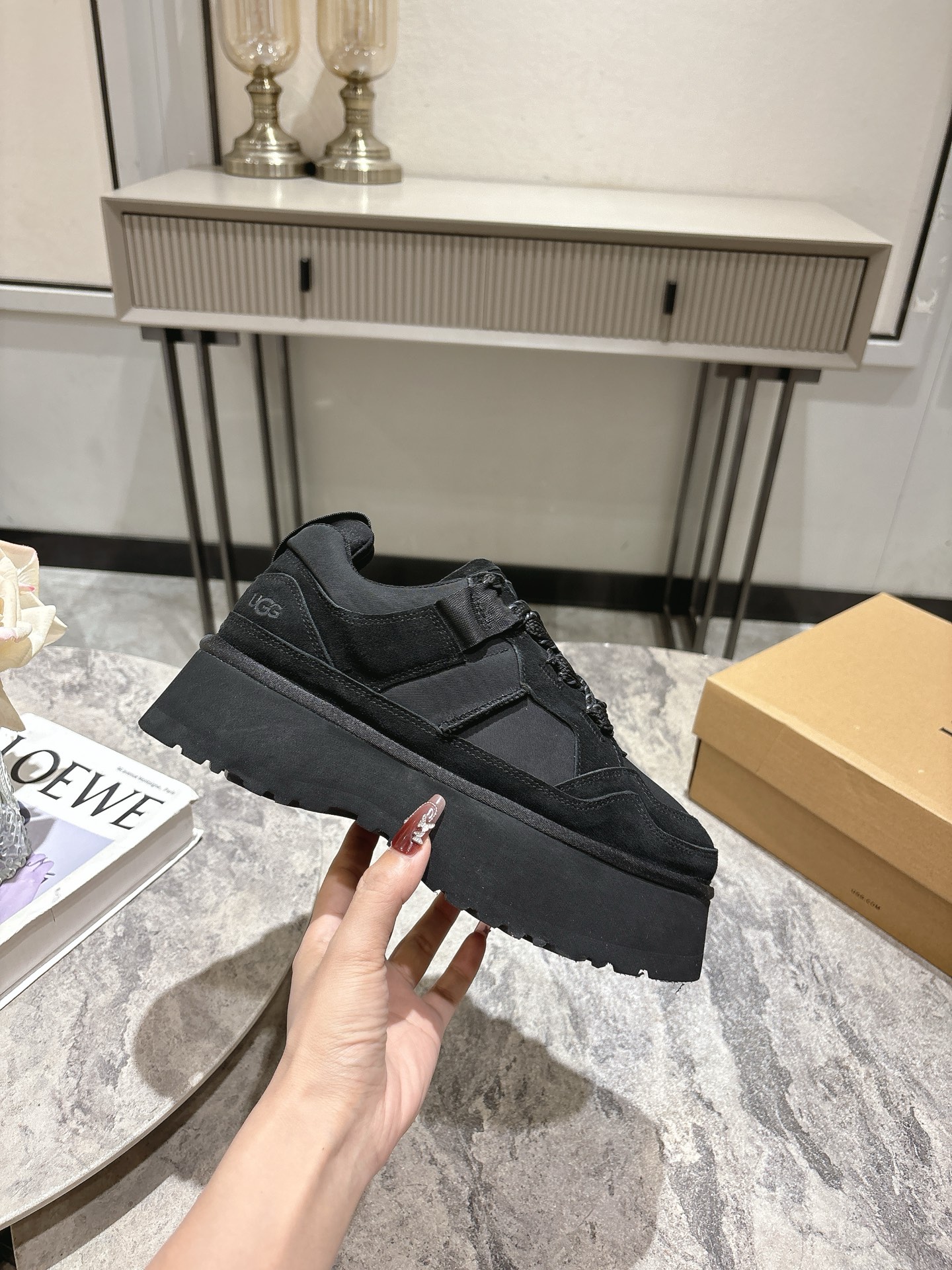 New UGG 775 Snow Boots: Lightweight Comfort with Stylish Design and Furry Accents - 图片 6
