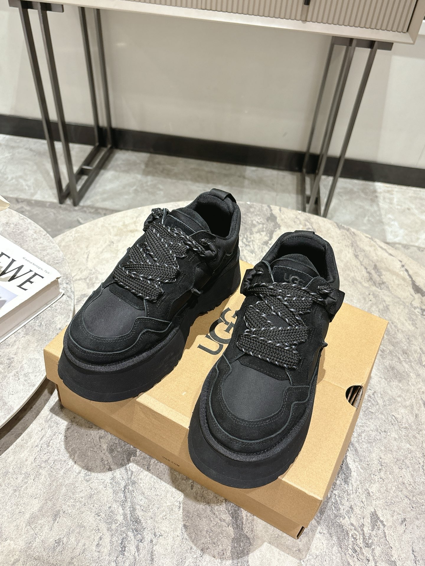 New UGG 775 Snow Boots: Lightweight Comfort with Stylish Design and Furry Accents - 图片 7