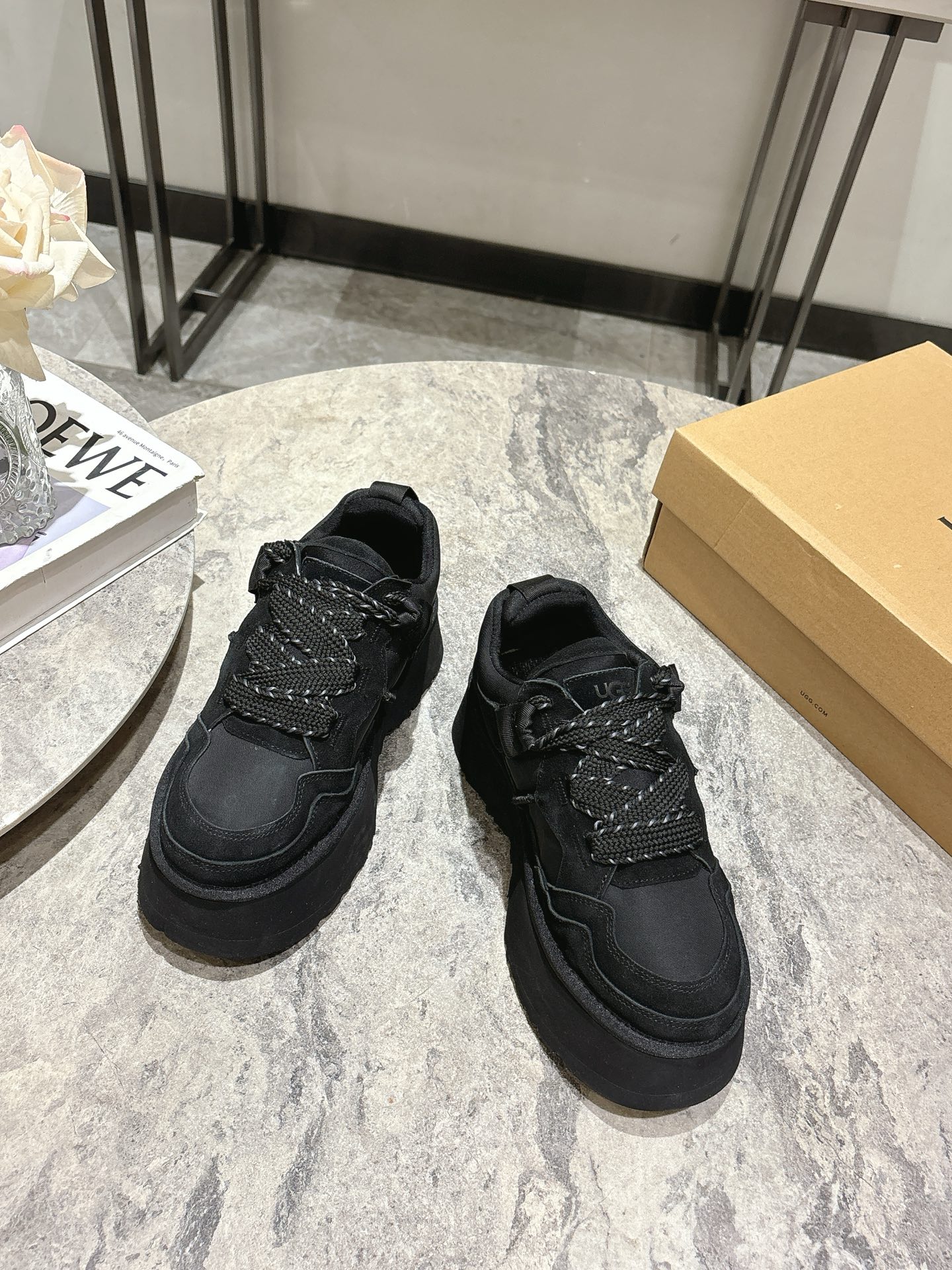 New UGG 775 Snow Boots: Lightweight Comfort with Stylish Design and Furry Accents - 图片 3