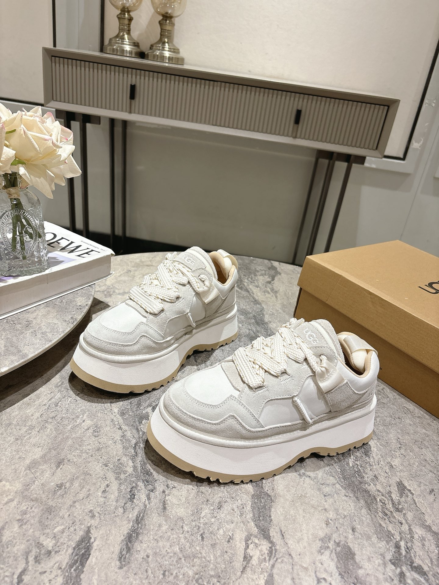 New UGG 775 Heavy-Floor Sneakers: Light as Clouds, Stylish and Comfortable