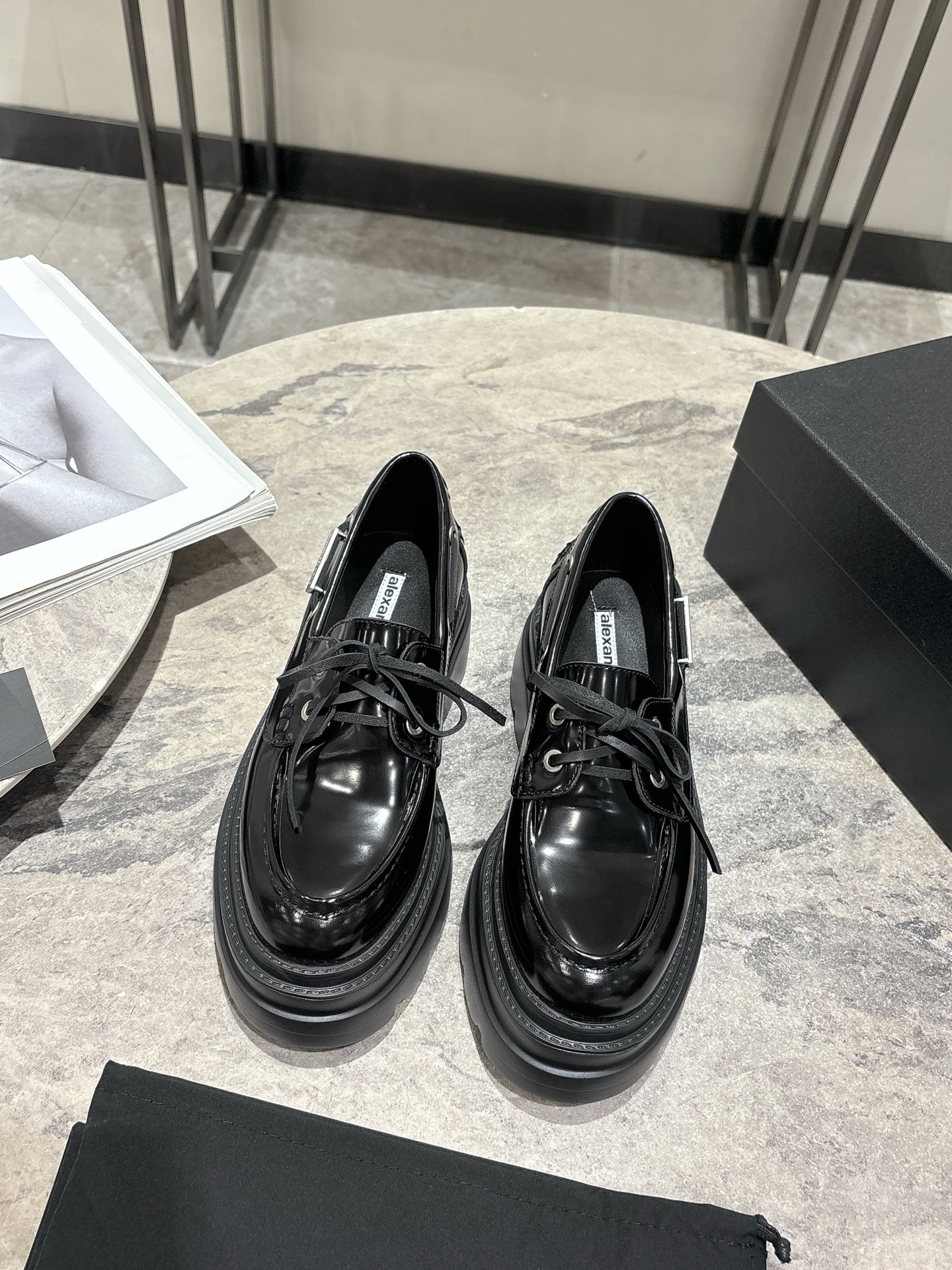 NO:446631,Alexander Wang thick-soled shoes, loafers, lace-up Martin boots, short boots~~The King's thick-soled loafers are definitely a must-have artifact for leg essence, making them look taller and slimmer, and the classic black versatile king~~ High-gloss leather surface paired with laser logo, strap design and 7cm thick sole can easily have long legs!  Original upper open-edged beaded cowhide/beef velvet/matte 35-39 (40 custom made), loafers, alexander wang,loafers, boots, cowhide19860909Alexander Wang 厚底鞋,乐福鞋,系带马丁靴,短靴~~大王这双厚底乐福鞋绝对是腿精必备神器 显高显瘦,黑色经典百搭王~~ 高光皮面搭配激光Logo,绑带设计加上7cm厚底轻松拥有大长腿！ 鞋面原版开边珠牛皮/牛反绒/哑光 35-39 (40定做),乐福鞋,alexander wang,loafers,boots,cowhide,Women's Shoes