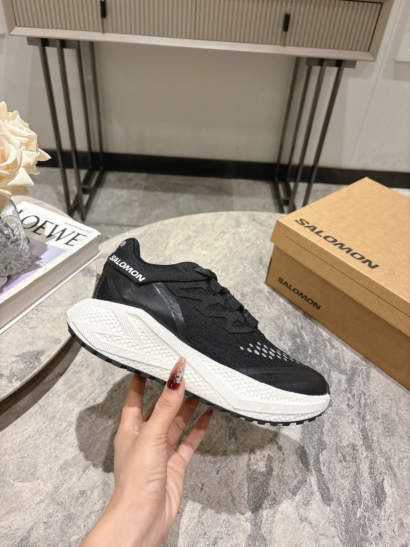 NO:469426,SALOMON AERO GLIDE 3 GRVL [Fireworks] The upper GRVL version is more woven, and the outer pressing glue also has the effect of anti-fouling and water-splashing, and is very breathable. [Fu] The shoe last toe and midfoot are wider, and can be adapted to more foot shapes [Hair] The tongue is high elastic half-inner boot tongue, the front part is sewn with the upper, and the tongue collar is also elastic and closed. It is designed for outdoor design and effectively prevents the entry of sand and gravel [Red envelope] The shoe lace hard flat thread design [Gift] 5 sets of lace holes, with spare lace holes, which can break the runner's knot [Celebration] The heel has hard Hongbao, medium strength, and honeycomb reflector [Sun] The shoe lever sponge is filled and comfortable to wrap [Moon] Insole 4MM ORTHOIiTE molded foot pad [Bomb] Outsole beige supercritical foam popcorn material, technological sole is as comfortable and elastic as it is worn on a sponge [Strong] [Strong] [Strong] GRVL version uses V-shaped tooth flowers that are better for mountain grip [Rose] Size 35-39 40-44 (Female 40 45 customized for men) [Love] Original packaging with airplane box [Firecracker] grid, casual shoes/sports shoes, boots, sneakers19860909SALOMON 萨洛蒙AERO GLIDE 3 GRVL [烟花]鞋面GRVL版本编织更加紧密、外侧的压胶也有防污防泼水的功效、透气性很好 [福]鞋楦鞋头和中足较宽、可以适配更多脚型 [發]鞋舌高弹半内靴鞋舌、前段与鞋面缝合、鞋舌领也是弹力收口设计,针对户外设计、有效防止砂石的进入 [红包]鞋带硬质扁平螺纹设计 [礼物]鞋带孔5组鞋带孔,有备用鞋带孔,可打跑者结 [庆祝]后跟内有硬质港宝、中等强度,有蜂窝反光片 [太阳]鞋领海绵填充足,包裹舒适 [月亮]鞋垫4MM ORTHOIiTE模压脚垫 [炸弹]大底米白色超临界发泡爆米花材质、科技大底就像穿在海绵上一样舒服且有弹性[强][强][强]GRVL版本采用的是山地抓地更好的V型齿花 [玫瑰]码数35-39 40-44(女40男45定做) [爱心]包装原包装配飞机盒 [爆竹]格,休闲鞋/运动鞋,boots,sneakers,Women's Shoes