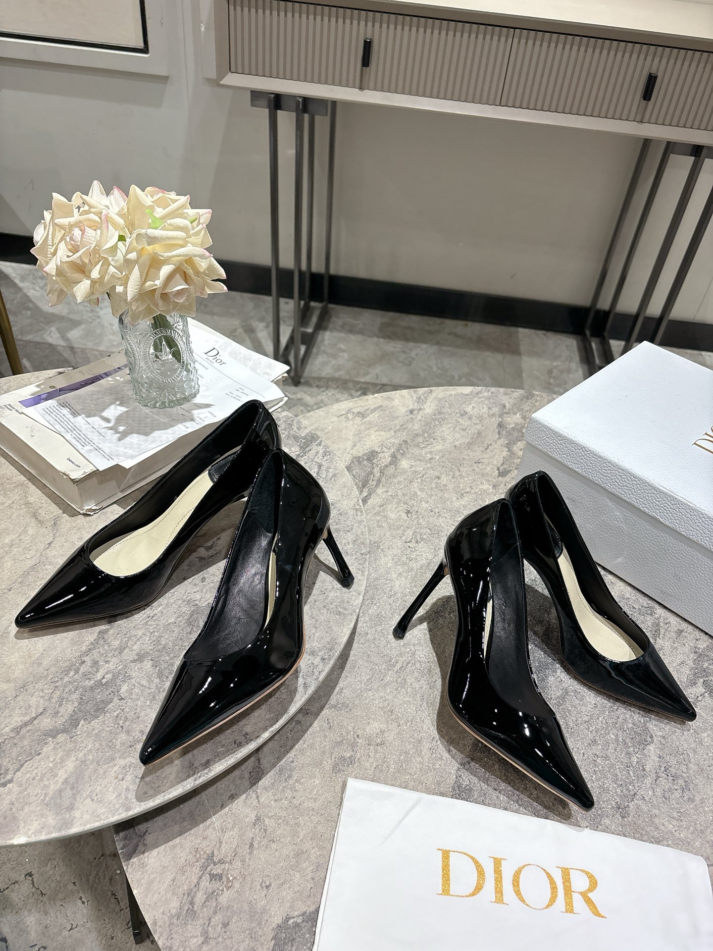 NO:467548,Dior 25SS Spring and Autumn Series Pointed Toe Shoes, the top version of the market, welcome to compare material original patent leather fabric + sheepskin lining + Italian genuine leather outsole. The standard size is 35-39 (heel height 7CM/10.5CM) (34 40.41.42. Custom made, no return or exchange), high heels single shoes, dior, dior, high heels, sheepskin, Leather soles19860909迪奥 Dior 25SS春秋系列尖头单鞋 市场顶级版,欢迎对比材质原版漆皮面料+羊皮内里+意大利真皮大底.码数标准码35-39码(跟高7CM/10.5CM ) (34 40.41.42.订做,不退不换）,高跟鞋单鞋,dior,dior,high heels,sheepskin,Leather soles,Women's Shoes