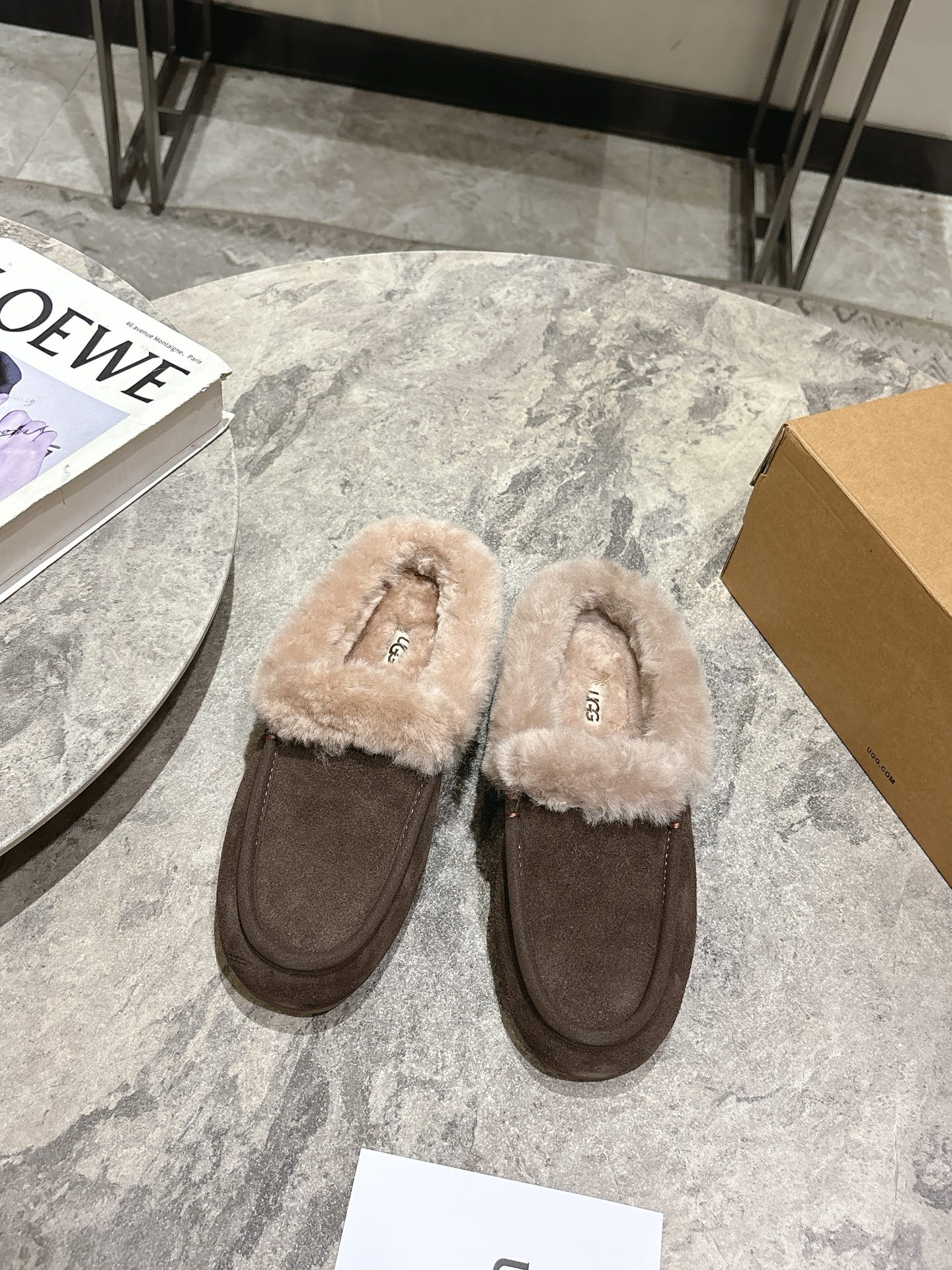 NO:493983,Ugg 25ss Autumn and Winter, Thin Sole, Snow Boots Square Toe, Trendy Products, Even Celebrities rush to wear, Zhou Dongyu, This neckline design is high first and then low, especially the body proportions, each of them is a long-legged beauties. Material is waterproof buffalo back velvet, the inner wool Size35-39 (40 customized, non-return and exchange), snow boots, boots19860909Ugg 25ss 秋冬 薄底 雪地靴方头 潮款单品就连明星都要抢着穿呢 周冬雨 这款领口设计先高后低,特别显身材比例,各各都是长腿美女 材质防水牛反绒 内里真羊毛 Size35-39（40 订做不退换）,雪地靴,boots,Women's Shoes