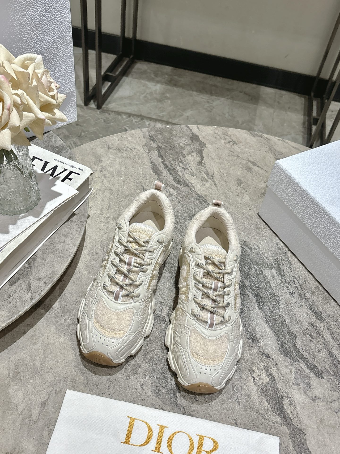 NO:592689,The latest popular model, the main popular product of 2025, is the newly released Dior Dior Chrono new casual sports shoes, running shoes and dad shoes. It is really cool and futuristic! It is really cool!  Once again interpreting Dior's concept of cool fashion, the lucky star will bless you with good luck. The new EVA sole is super light and super soft! A perfect replica of the original!  Fully matched material and mold!  !  35-39 (40.41 custom-made), dad shoes, dior, dior, sneakers19860909最新爆款 明星款2025主推爆品 全新发售的迪奥 Dior Chrono 新款休闲运动鞋跑鞋老爹鞋 真的酷毙了,未来感十足!真的好飒！再次演绎了迪奥酷时尚的理念,幸运星为你加持好运,全新的EVA鞋底超轻超软!原版完美复刻！全对版材质 模具！！35-39(40.41定做),老爹鞋,dior,dior,sneakers,Women's Shoes