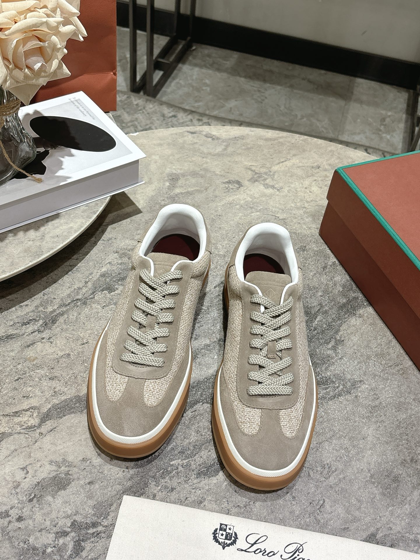 NO:546473,Women, men, 10 new couple LP products are available for sale Loro Piana (same model on the official website | Made of Wish super soft cowhide/beef reverse velvet Coarse cloth tweed | Inner footbed sheepskin, midsole sheepskin, all-round one-to-one recovery counter process flow | High process flow | Italian imported wear-resistant rubber molded sole Original craft sole | Not a normal sole on the market Size women 35-39 men 38-44 (women 40 41 men 45.46 customized non-return), casual shoes/sports shoes, loro piga, loro piga, sneakers, cowhide, sheepskin19860909女 男10 情侣款LP新品发售Loro Piana(官网同款｜ 采用 Wish 超软牛皮面料制作/牛反绒 粗布呢子｜内里垫脚羊皮,中底羊皮,全方位一比一复原专柜工艺流程｜高工艺工艺流程｜意大利进口耐磨橡胶成型底 原版工艺大底｜绝非市面普通底 Size女35-39 男38-44（女款40 41 男款45.46 定制不退换）,休闲鞋/运动鞋,loro piana,loro piana,sneakers,cowhide,sheepskin,Women's Shoes