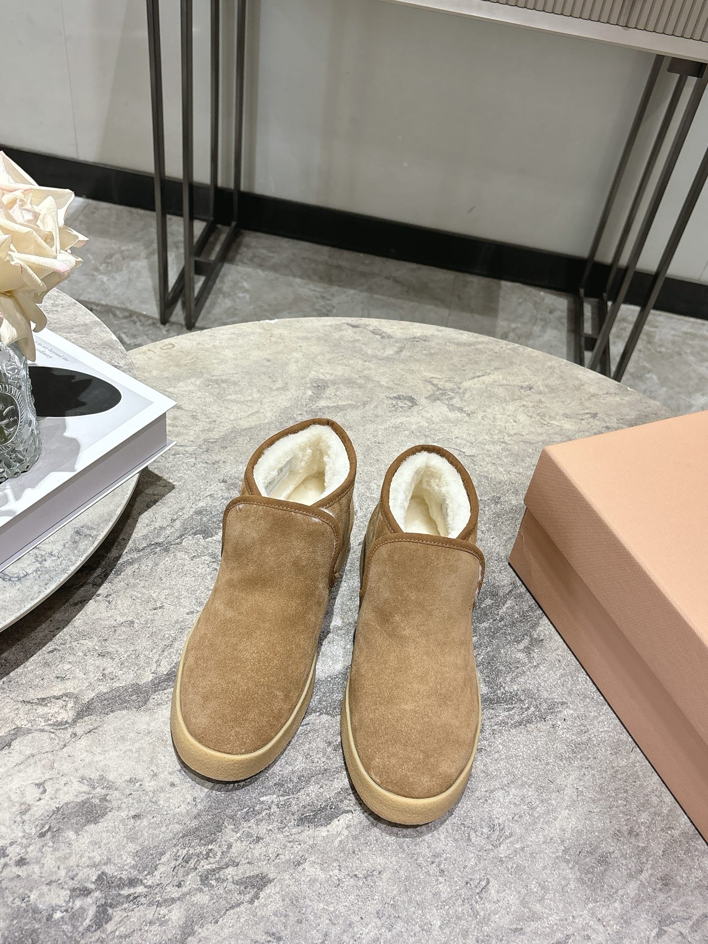 NO:630122,MIUMIU autumn and winter new low-top short boots plaid snow boots, cow suede upper, real wool lining, original rubber sole, size: 35-39 (40 customized), with original packaging, snow boots, miumiu, boots19860909MIUMIU 缪缪秋冬新款低帮短靴格子雪地靴 牛反绒鞋面 内里全真羊毛 原版橡胶底 码数:35-39(40定做) 配原版一致包装,雪地靴,miumiu,boots,Women's Shoes