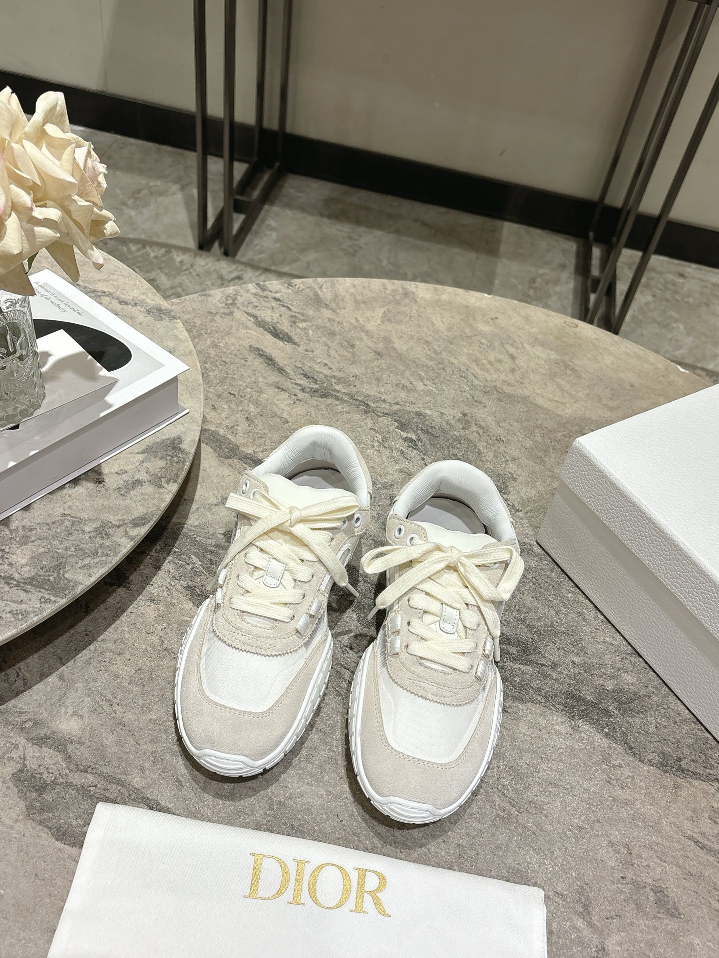 NO:630076,DIOR Dior 26 spring and summer couple's new see-through effect sneakers are super charming. DIOR TECH's new see-through effect sneakers combine the feminine temperament of girls. The see-through effect design of the shoe body is so innovative and cool. It looks good. Cow suede mesh. Original molded combination sole! The original is a perfect replica!  Sheepskin, fully matched material and mold!  !  Women's size 35-39 (customized at 40.41) Men's size 40-44 (customized at 45.46) (men's size shipped in 10 days), casual shoes/sports shoes, dior, dior, sneakers, sheepskin19860909DIOR迪奥26春夏情侣款新款透视效果的运动鞋 超魅力 DIOR TECH新款透视效果运动鞋,融合女生柔美气质,鞋身透视效果设计太有新意辣,好好看 牛反绒网纱 原版开模组合底!原版完美复刻！羊皮里 全对版材质 模具！！ 女码35-39(40.41定做) 男码40-44(45.46定做) (男码10天出货),休闲鞋/运动鞋,dior,dior,sneakers,sheepskin,Women's Shoes