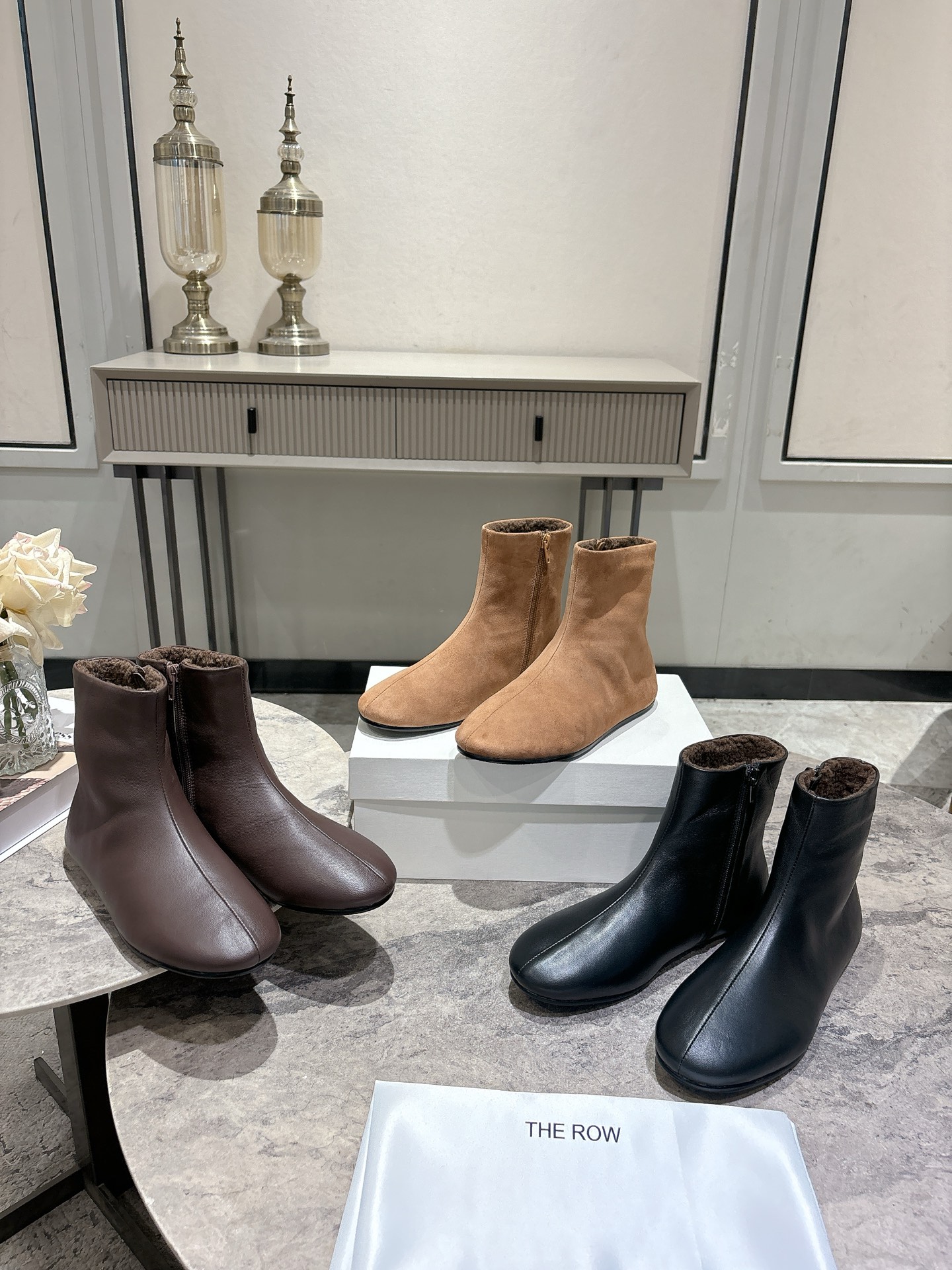 _dk49slREwIoXX1tpLh80UtMnmXuGBAtYX_by1ew