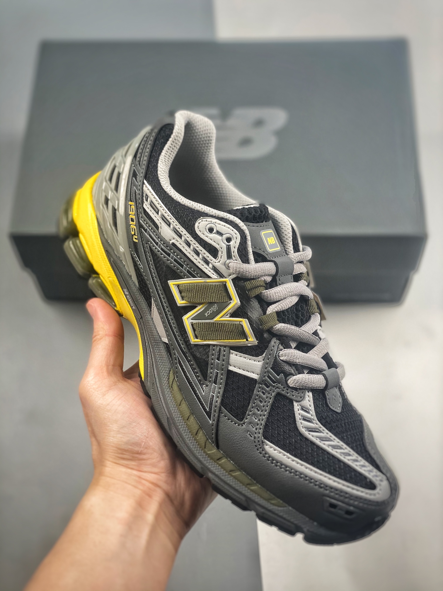 CX专供 毒版公司货 【NB】 New Balance NB 1906 此款简约大方的造型设计,给人以随性休闲的时尚格调,穿着舒适轻便,运动灵活自如,满足日常个性穿搭. cc