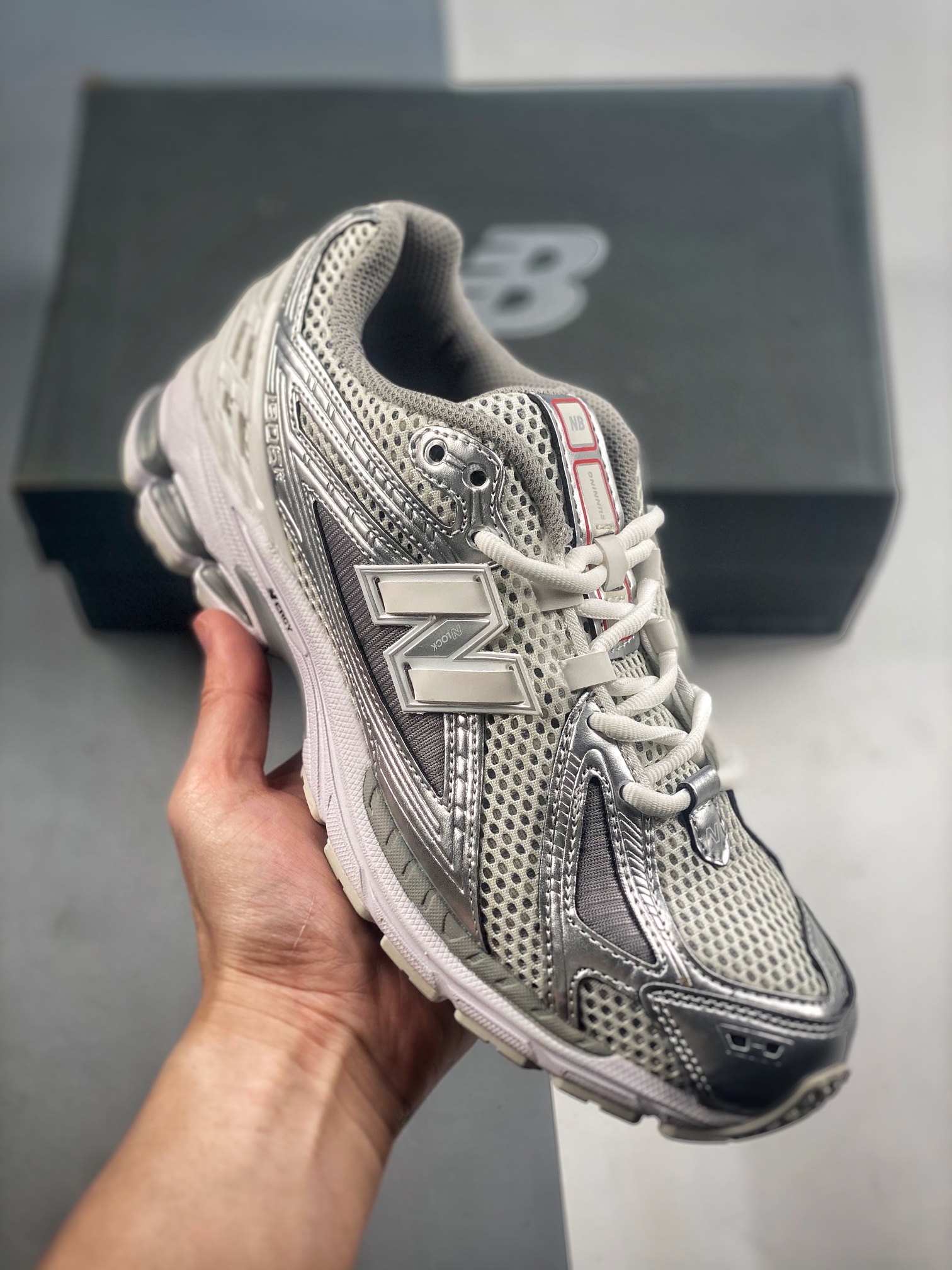 CX专供 毒版公司货 【NB】 New Balance NB 1906 此款简约大方的造型设计,给人以随性休闲的时尚格调,穿着舒适轻便,运动灵活自如,满足日常个性穿搭. cc