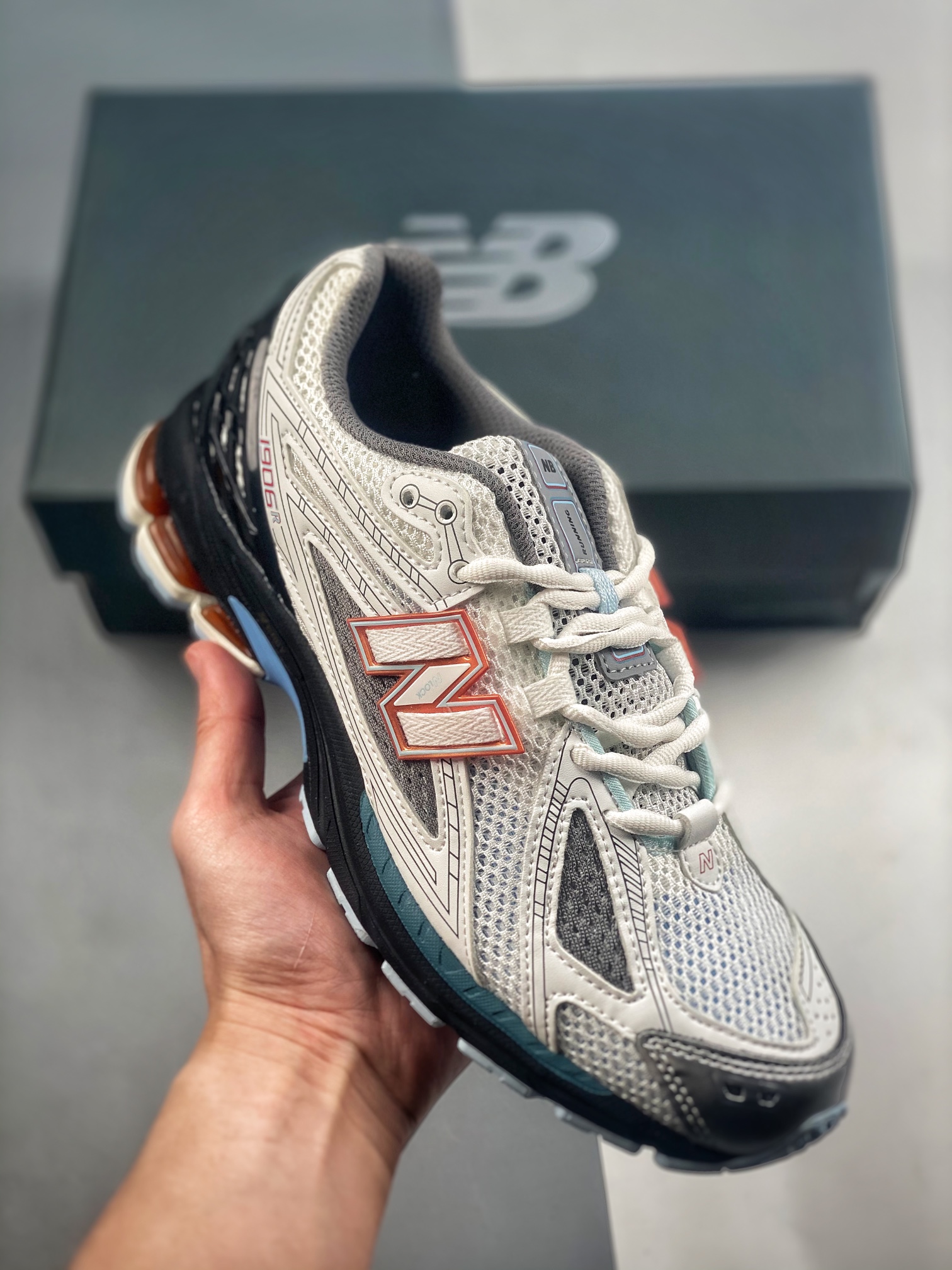CX专供 毒版公司货 【NB】 New Balance NB 1906 此款简约大方的造型设计,给人以随性休闲的时尚格调,穿着舒适轻便,运动灵活自如,满足日常个性穿搭. cc