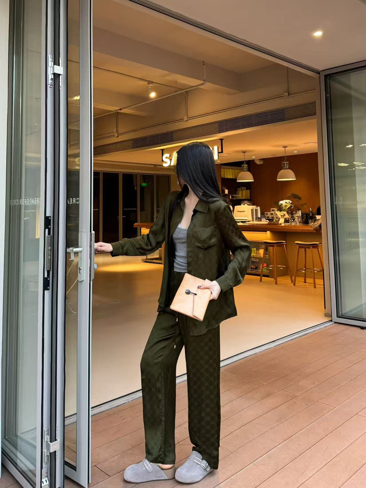 NO:751950,Shirt and pants upper body picture,,19860909衬衣 裤子上身图,,,Women's clothing