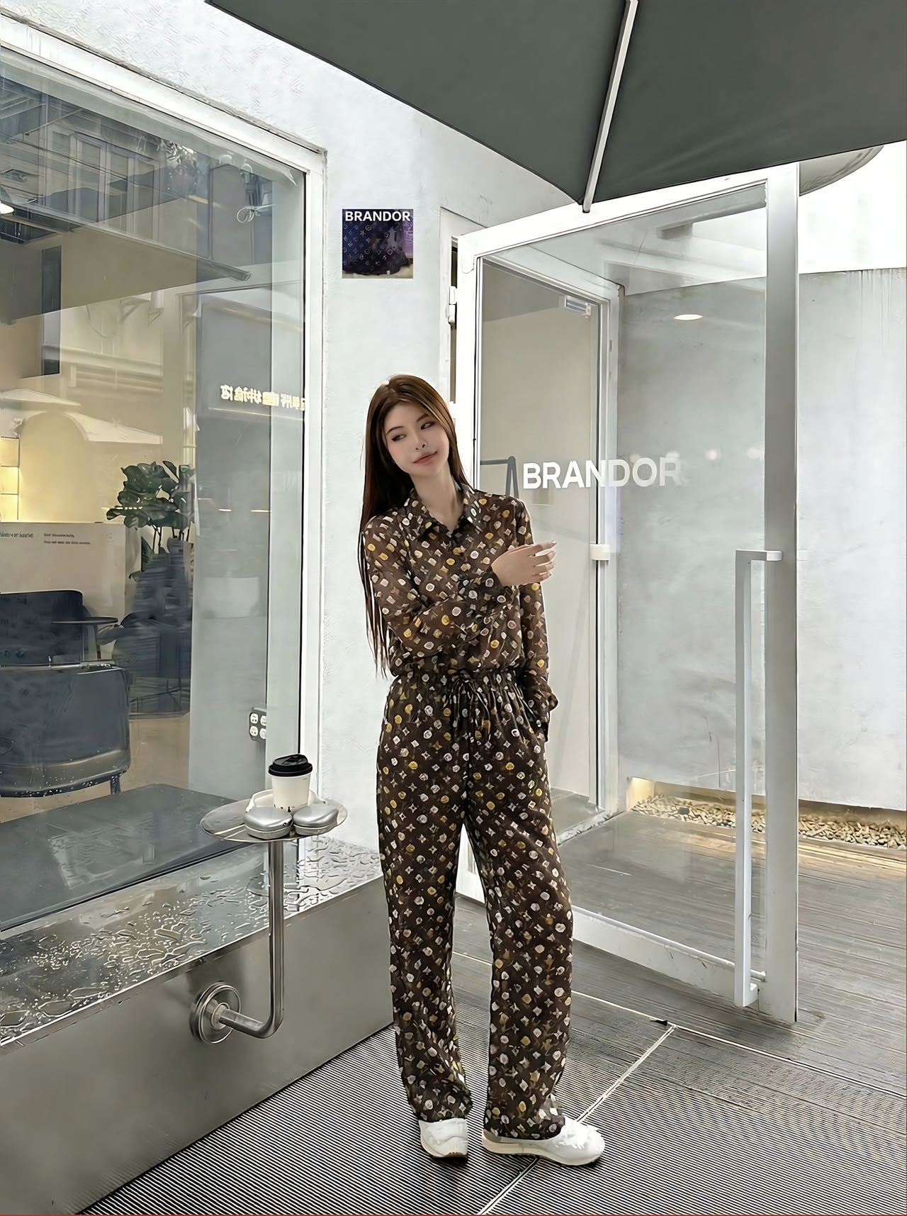 NO:797991,Tops and trousers upper body pictures,,19860909上衣 长裤上身图,,,Women's clothing