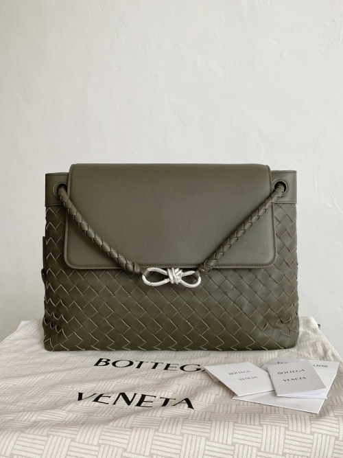 Bottega Veneta Andiamo Messenger Bag for Men, Olive Green Leather 11 Bottega Veneta Andiamo Messenger Bag for Men, Olive Green Leather