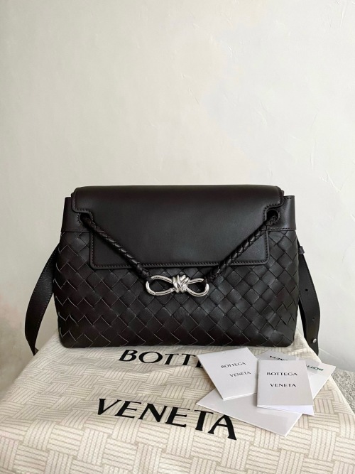 Bottega Veneta Andiamo Messenger Bag for Men, Small Size, Black Leather 10 Bottega Veneta Andiamo Messenger Bag for Men, Small Size, Black Leather