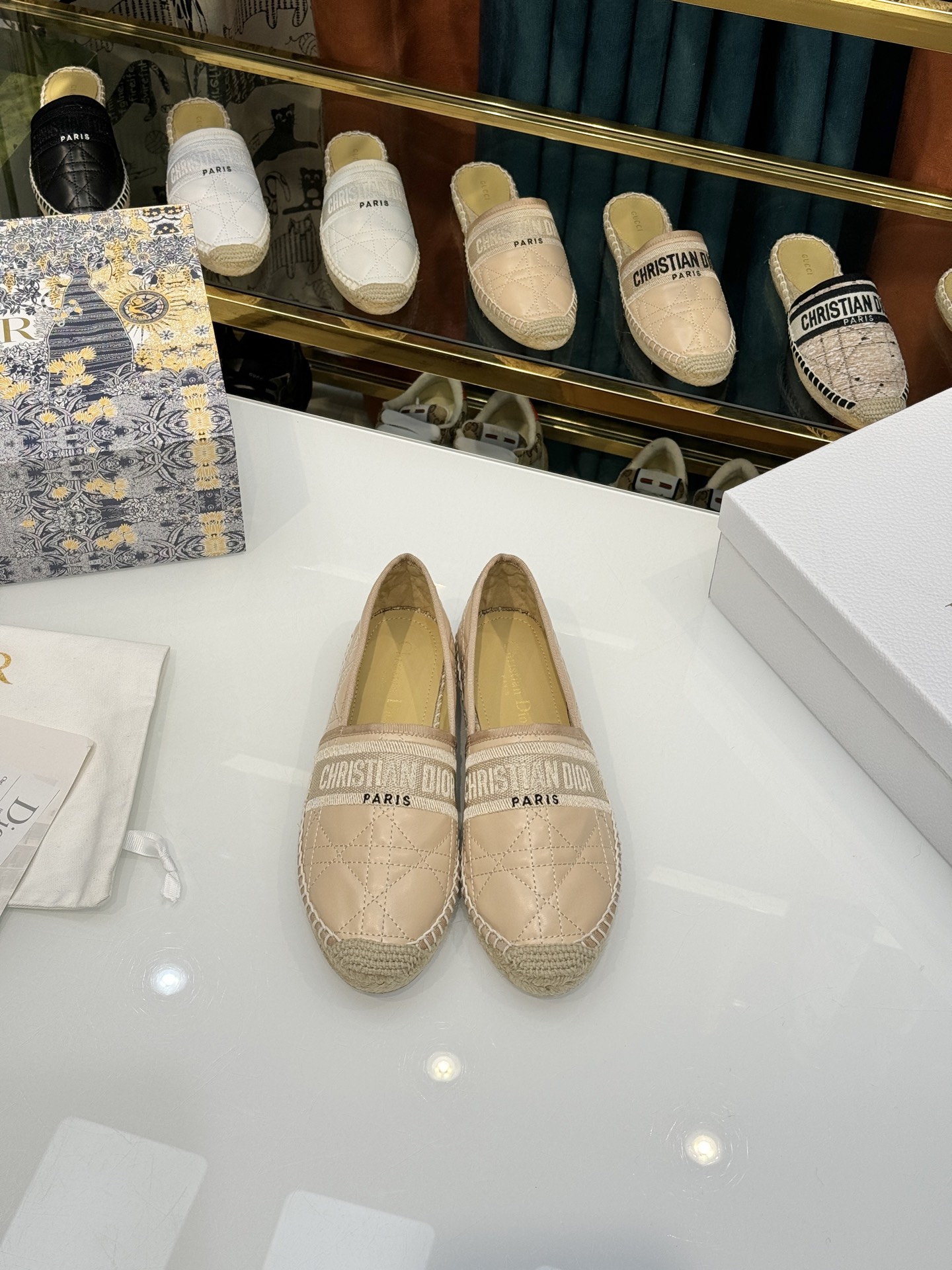 : ²⁰²5 𝐬𝐬 Dior DIOR principios de la primavera Nueva Explosión de zapatos de pescador Simple atmos