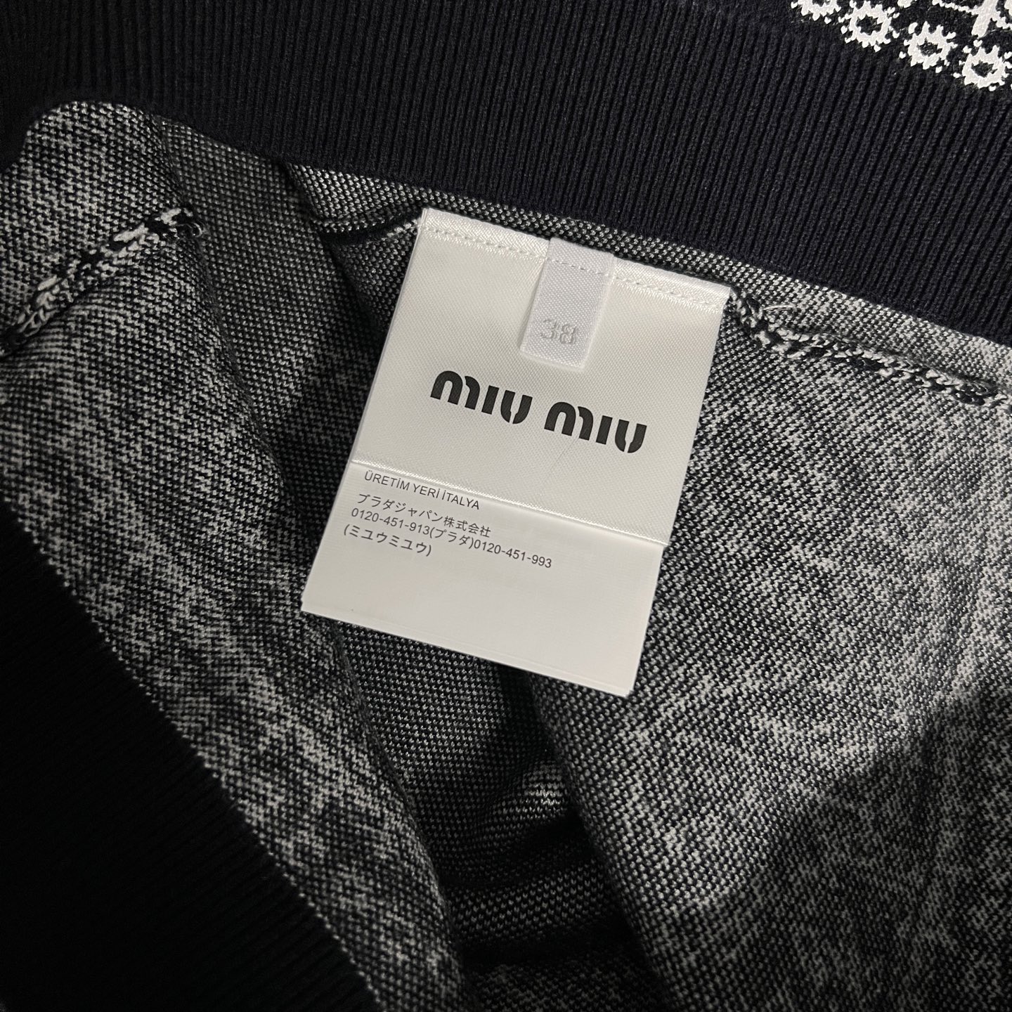 MiuMi*Mum 25ss New Series: Single-Handed Female Suit Packed with Floral Logo Designs - 图片 8