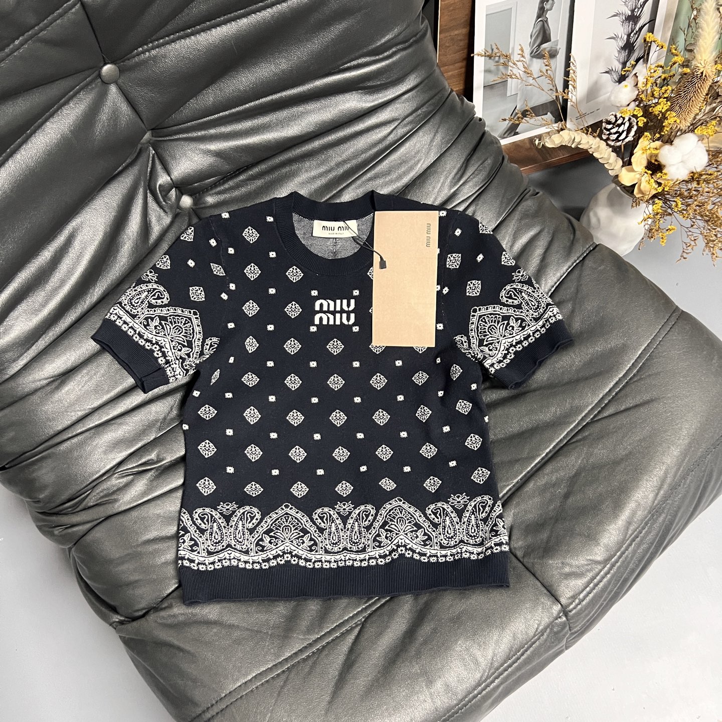 MiuMi*Mum 25ss New Series: Single-Handed Female Suit Packed with Floral Logo Designs - 图片 2