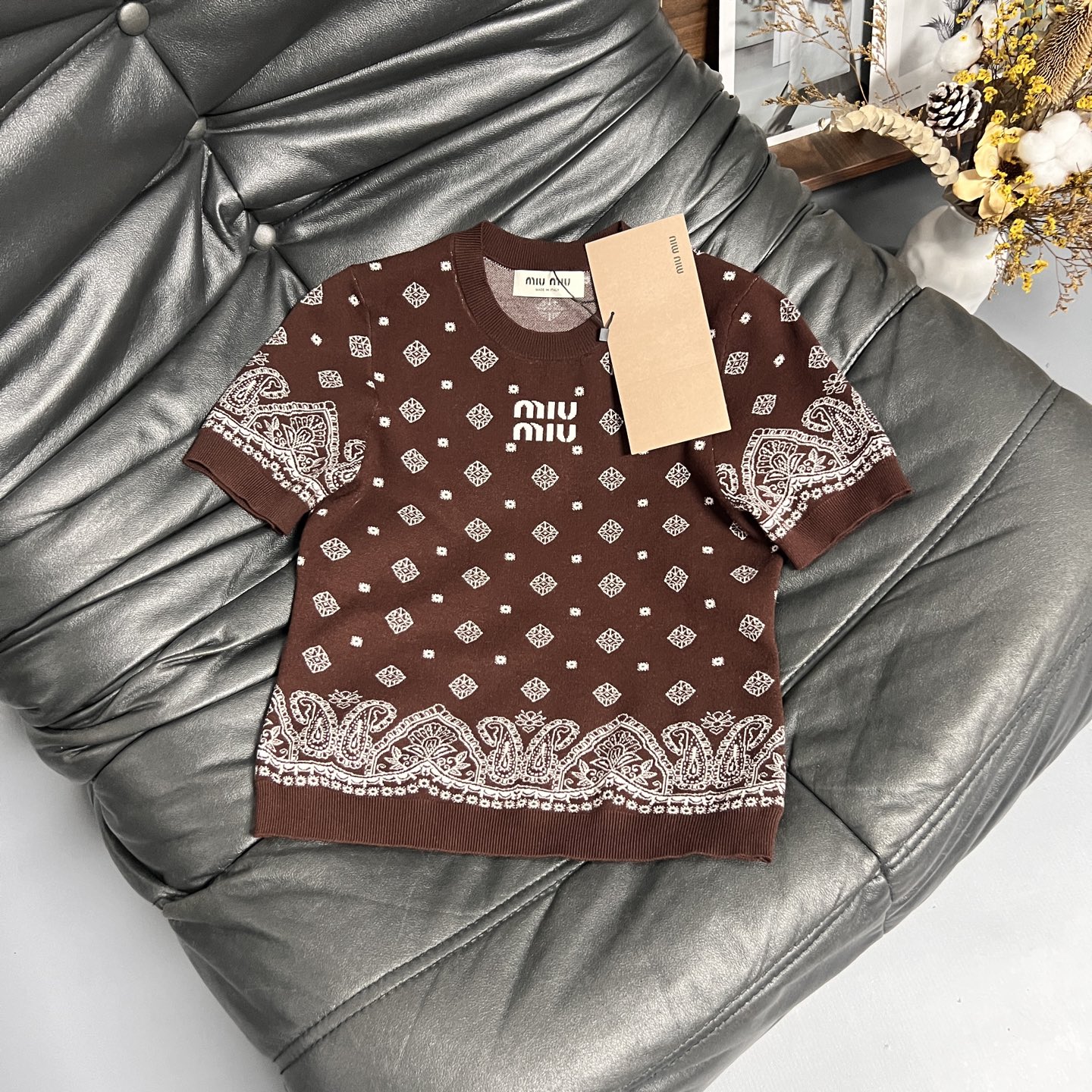 MiuMi*Mum 25ss New Series: Single-handed Female Suit Packed with Vintage Style - 图片 2