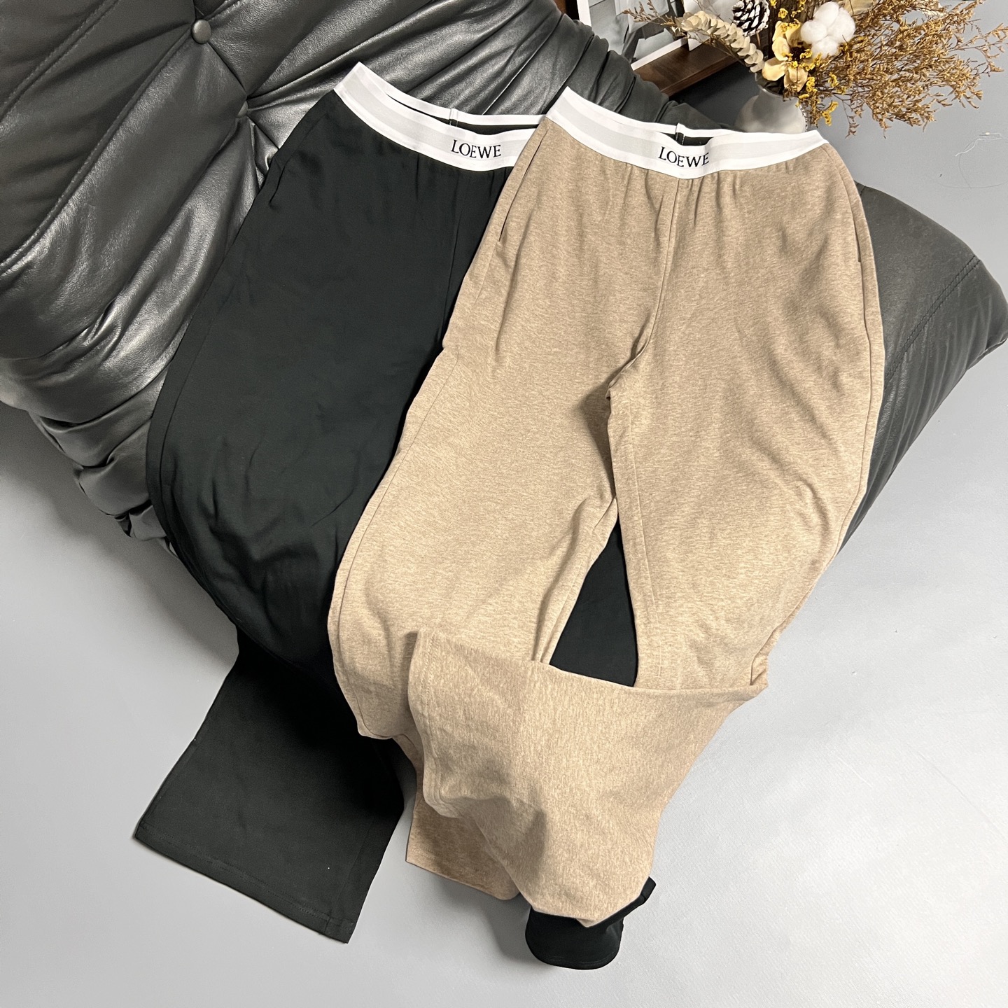 Trendy Women’s Suit Set for Active Lifestyle: Classic Colors, Comfortable Design, Versatile Wearability - 图片 1