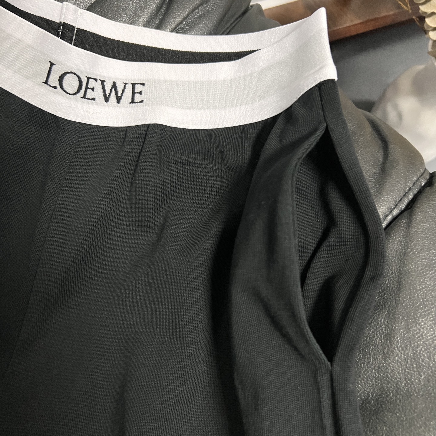 Trendy Women’s Suit Set for Active Lifestyle: Classic Colors, Comfortable Design, Versatile Wearability - 图片 7