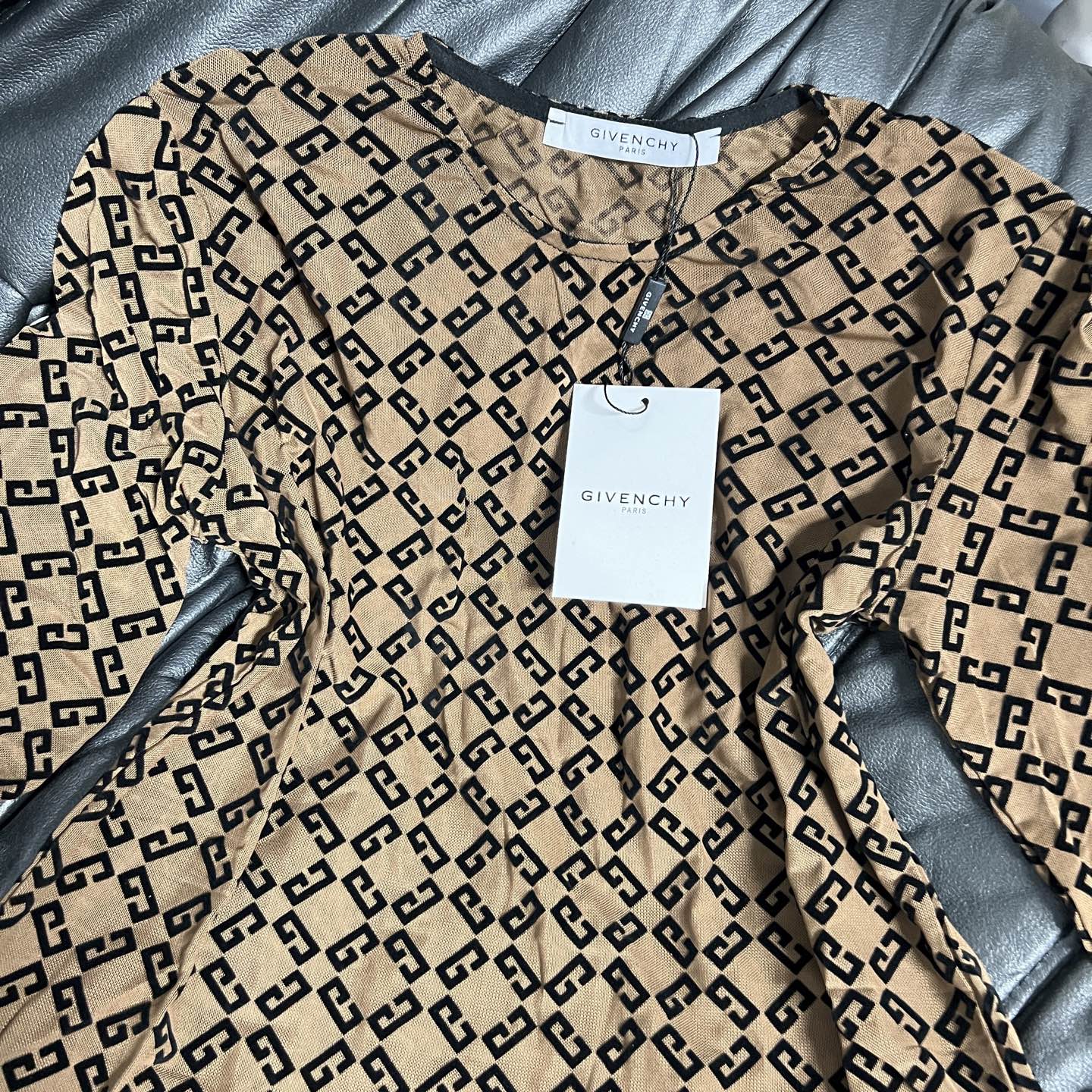 “Stylish Single-Rate Women’s Velvet Suit in Classic Colors, Sizes S-4XL” - 图片 5