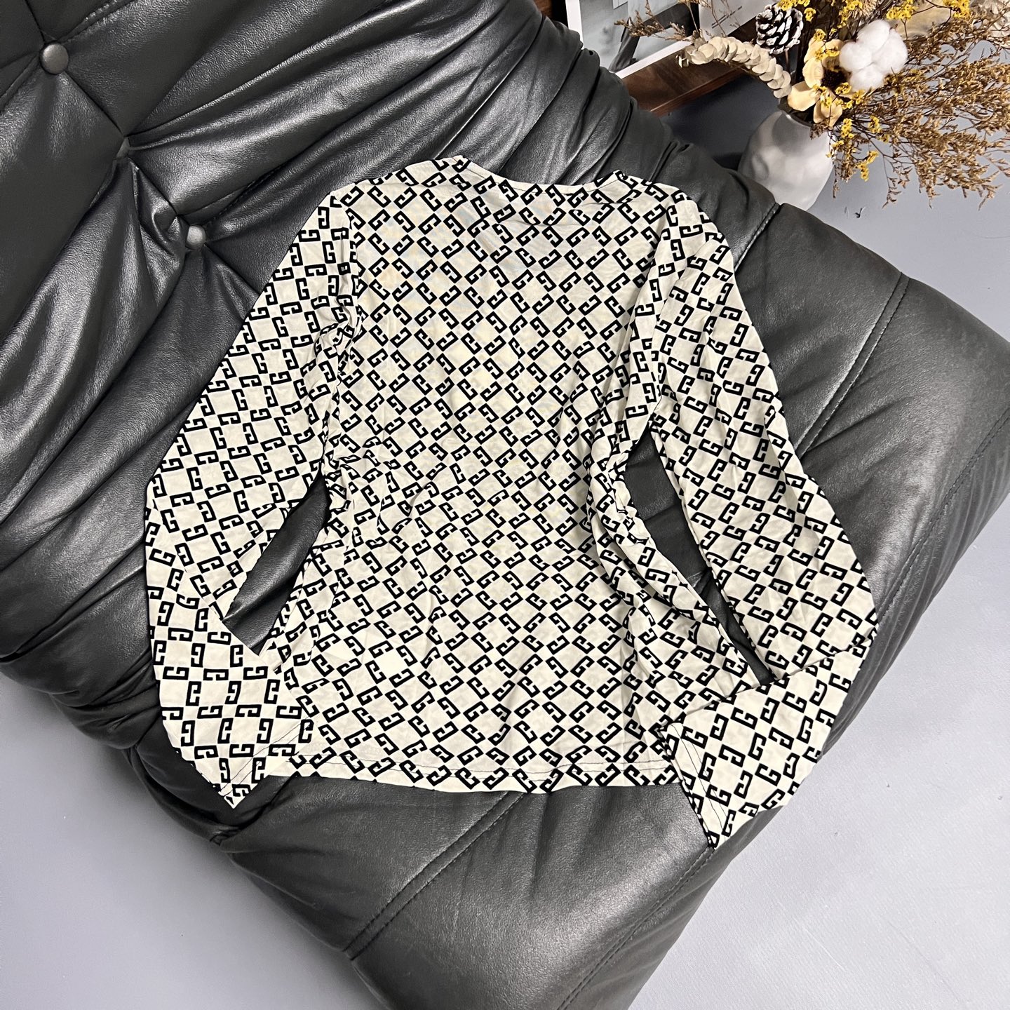 “New Hard-Core Women’s Velvet Suit in Classic Colors Sizes S-XL” - 图片 2