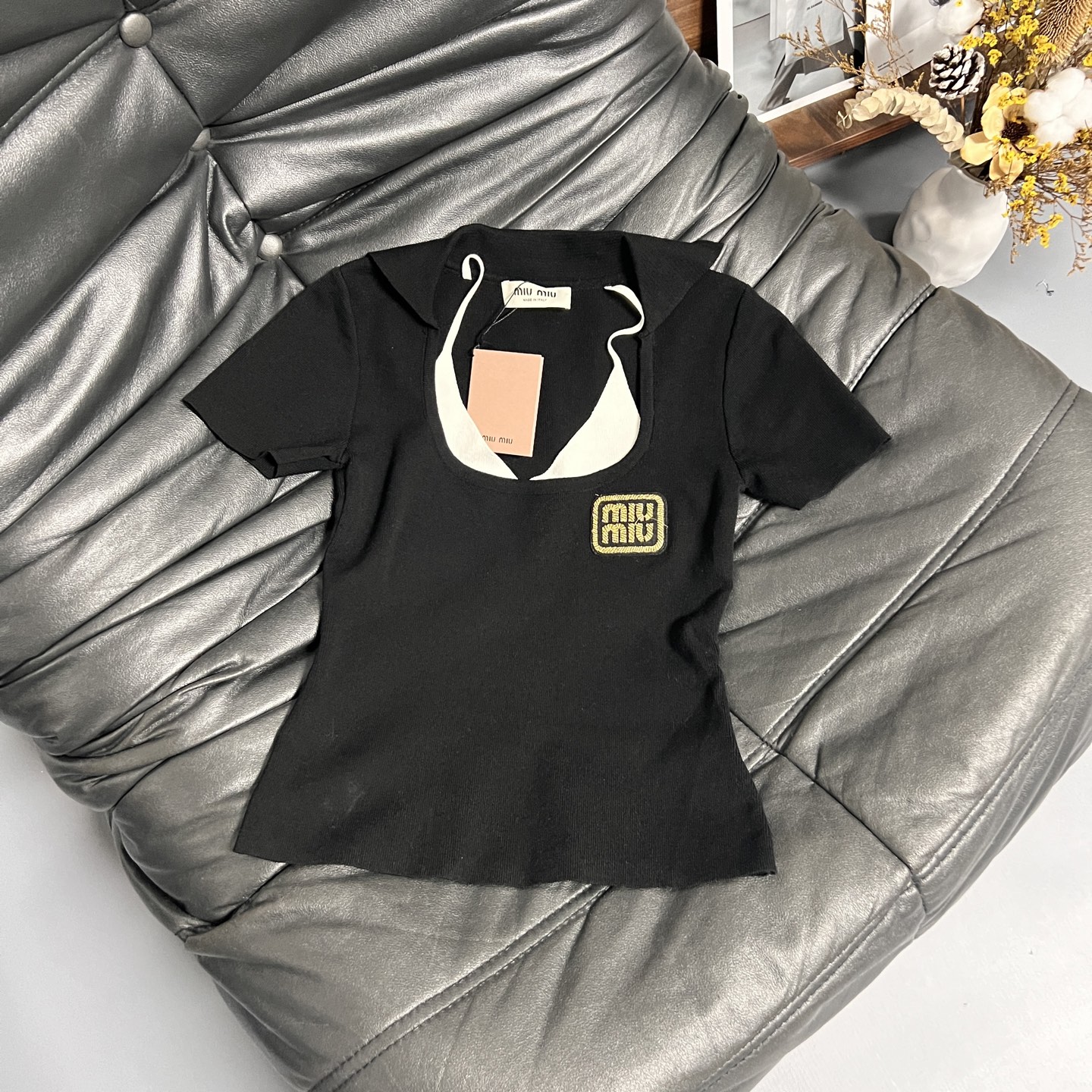Miu Mi’s Stylish Two-Tone Sleeve Shirt with Fake Two Design - 图片 2