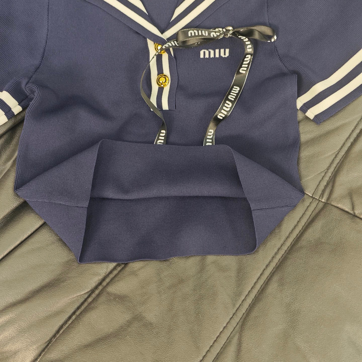Stylish Single-Handed Female Suit: White, Blue, Yellow, Comfortable Fabric, Iconic Sailor Collar - 图片 8