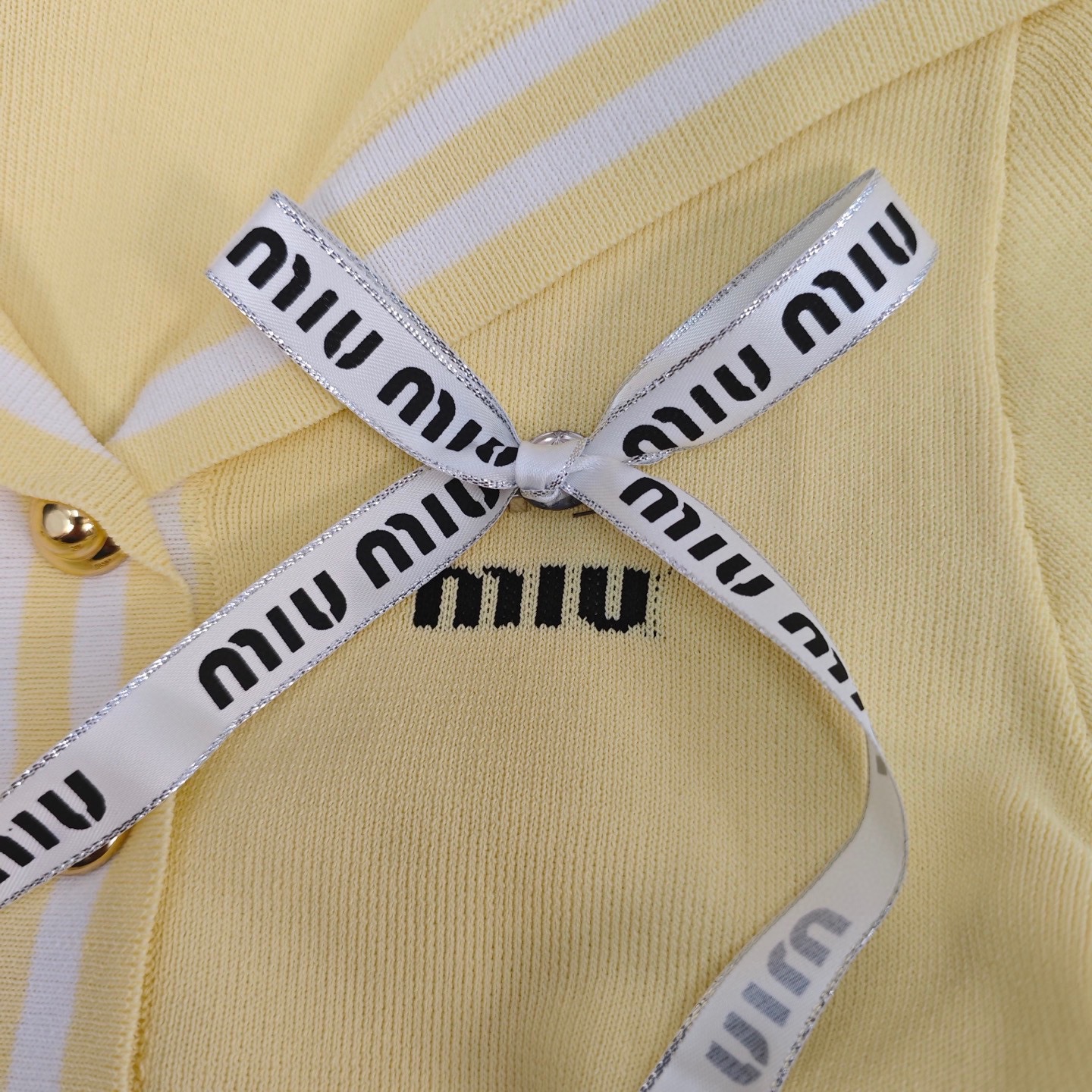 Stylish Single-Handed Female Suit: White, Blue, Yellow Colors, Sailor Collar, Metal Buttons - 图片 8