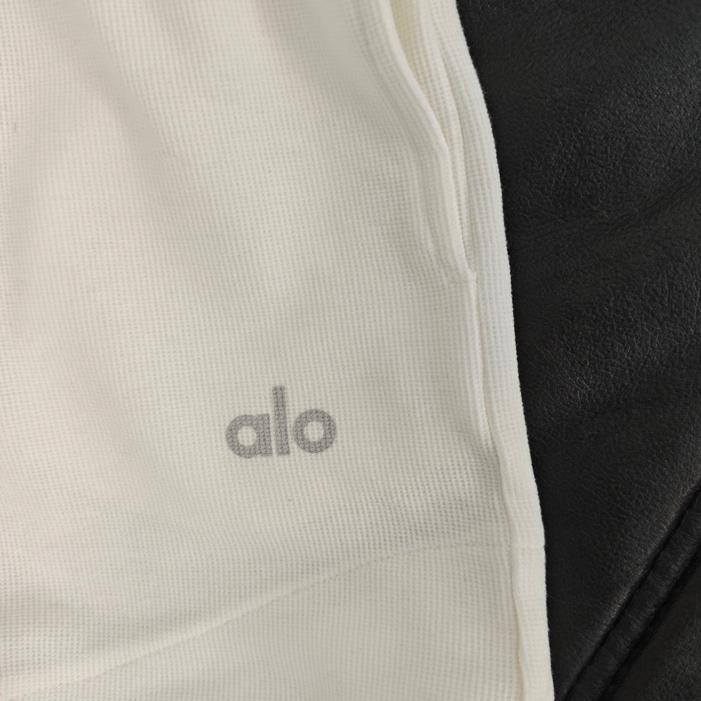 Trendy White Sports Suit with Short Sleeves and Low-key Letter Prints - 图片 7