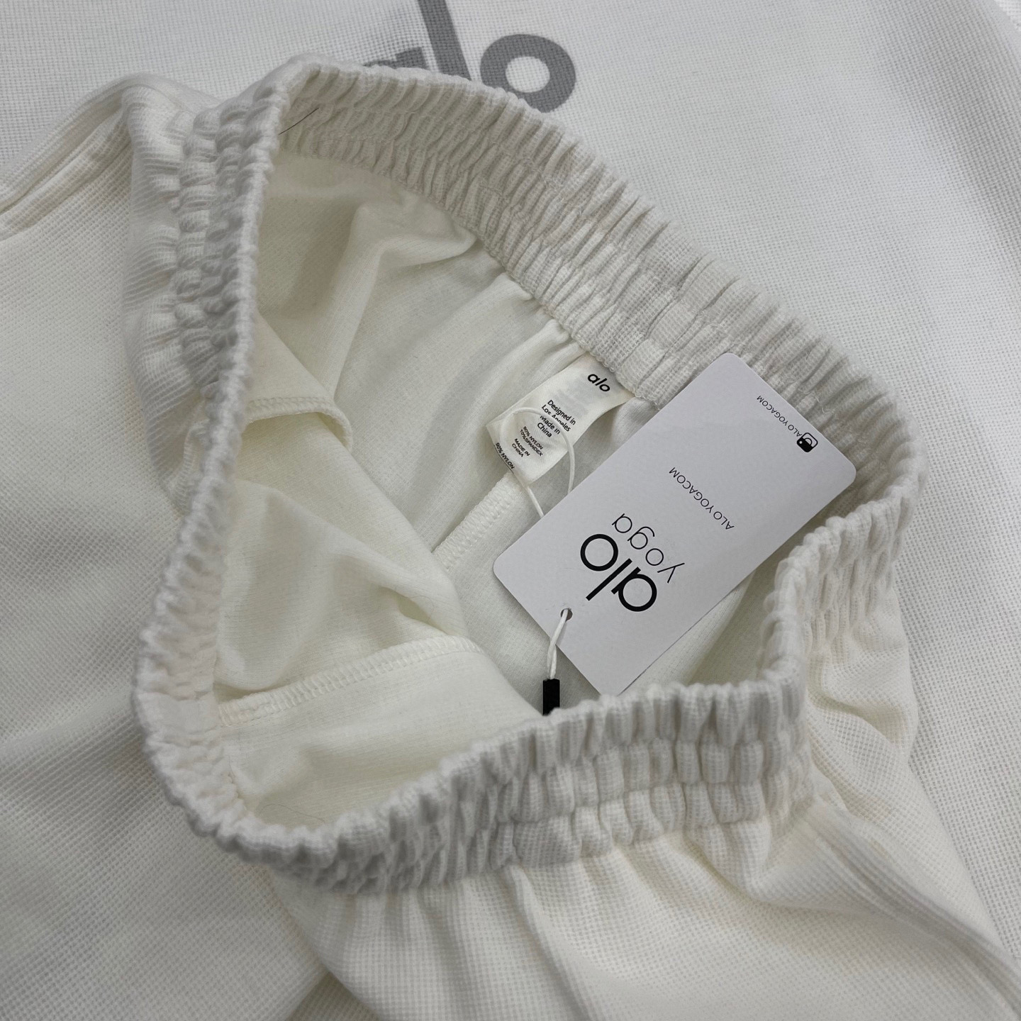 Trendy White Sports Suit with Short Sleeves and Low-key Letter Prints - 图片 8