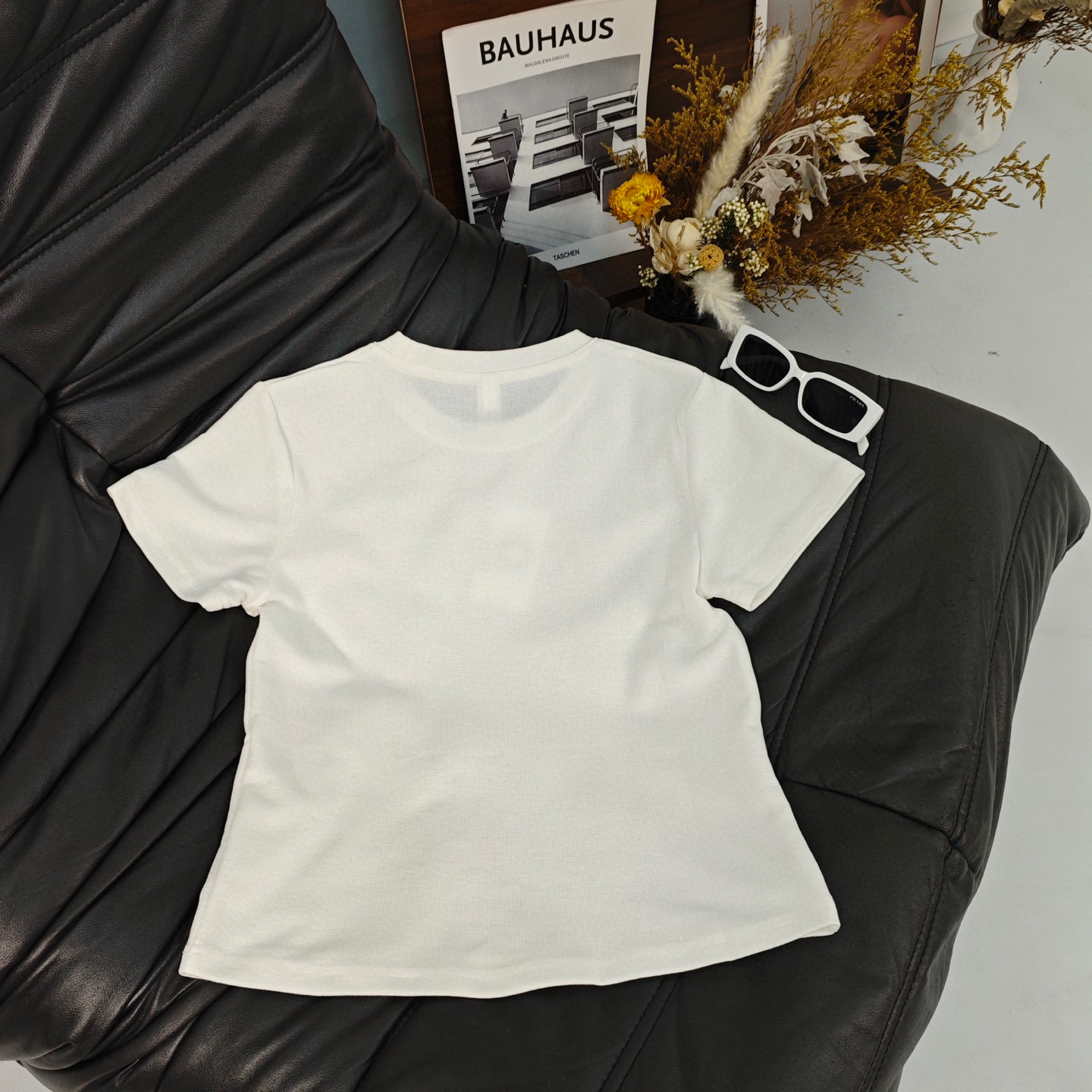 Trendy White Sports Suit with Short Sleeves and Low-key Letter Prints - 图片 3