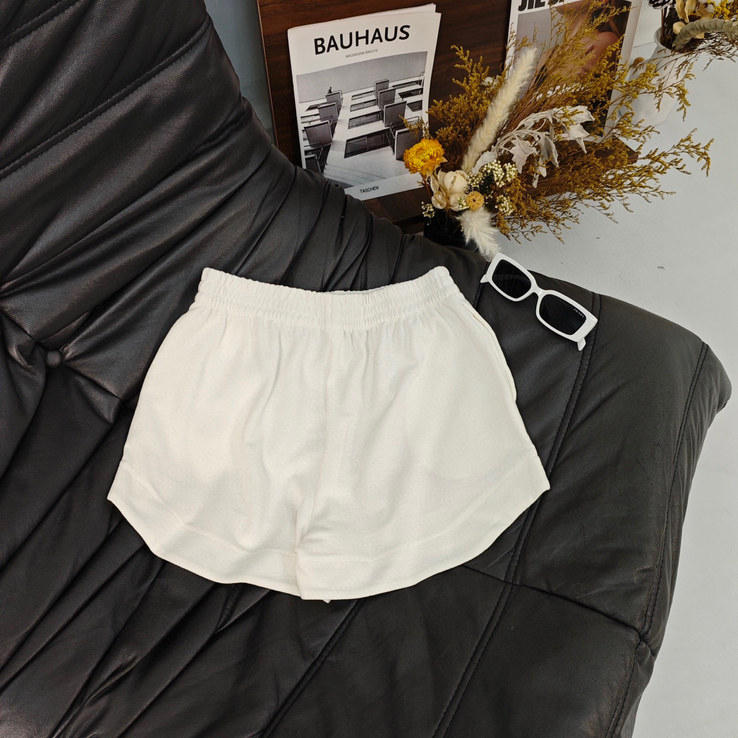 Trendy White Sports Suit with Short Sleeves and Low-key Letter Prints - 图片 6