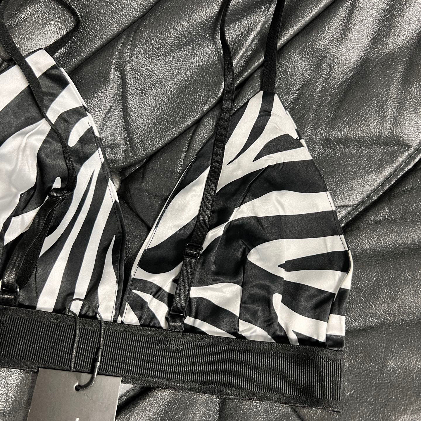 TOM FORD25 New Single-Rate Female Suit with Zebra Packaging - 图片 5