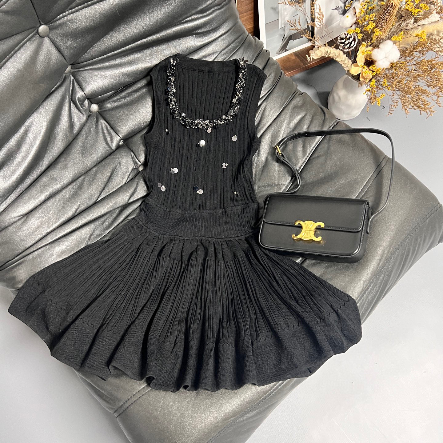 Elegant 25-Piece Dress for Single Women: Classic, Elegant, and Versatile Options - 图片 2