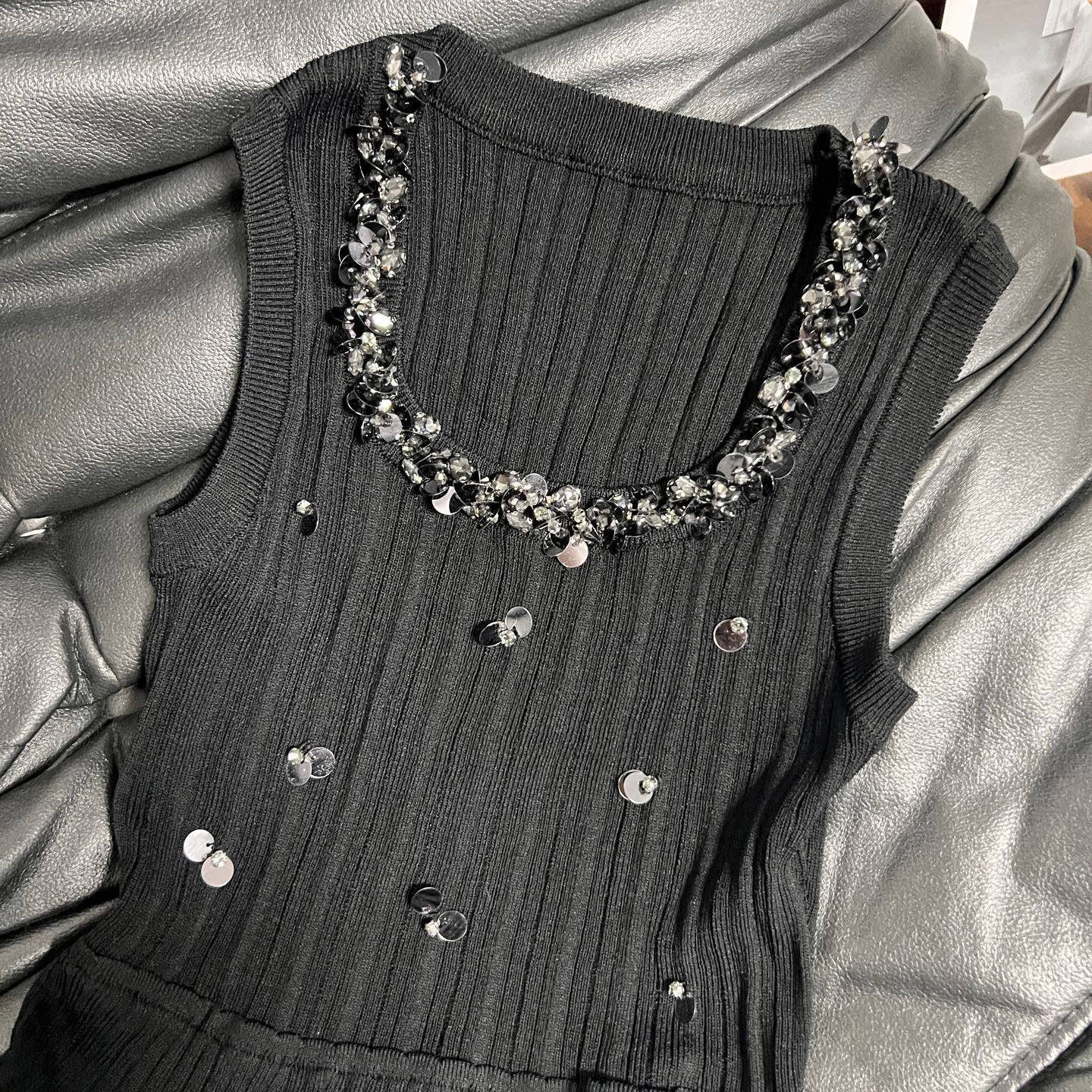 Elegant 25-Piece Dress for Single Women: Classic, Elegant, and Versatile Options - 图片 4