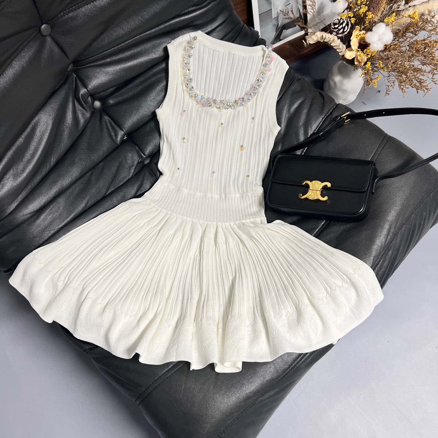 Elegant Wrinkled Design Dress Set for Independent Women: 25 Pieces, 3 Colors. - 图片 2
