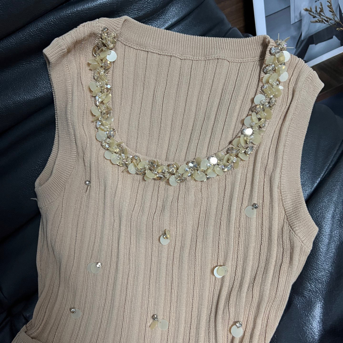 Elegant 25-Piece Dress for Single Women: Classic Colors, Wrinkled Design, Sizes SML - 图片 4