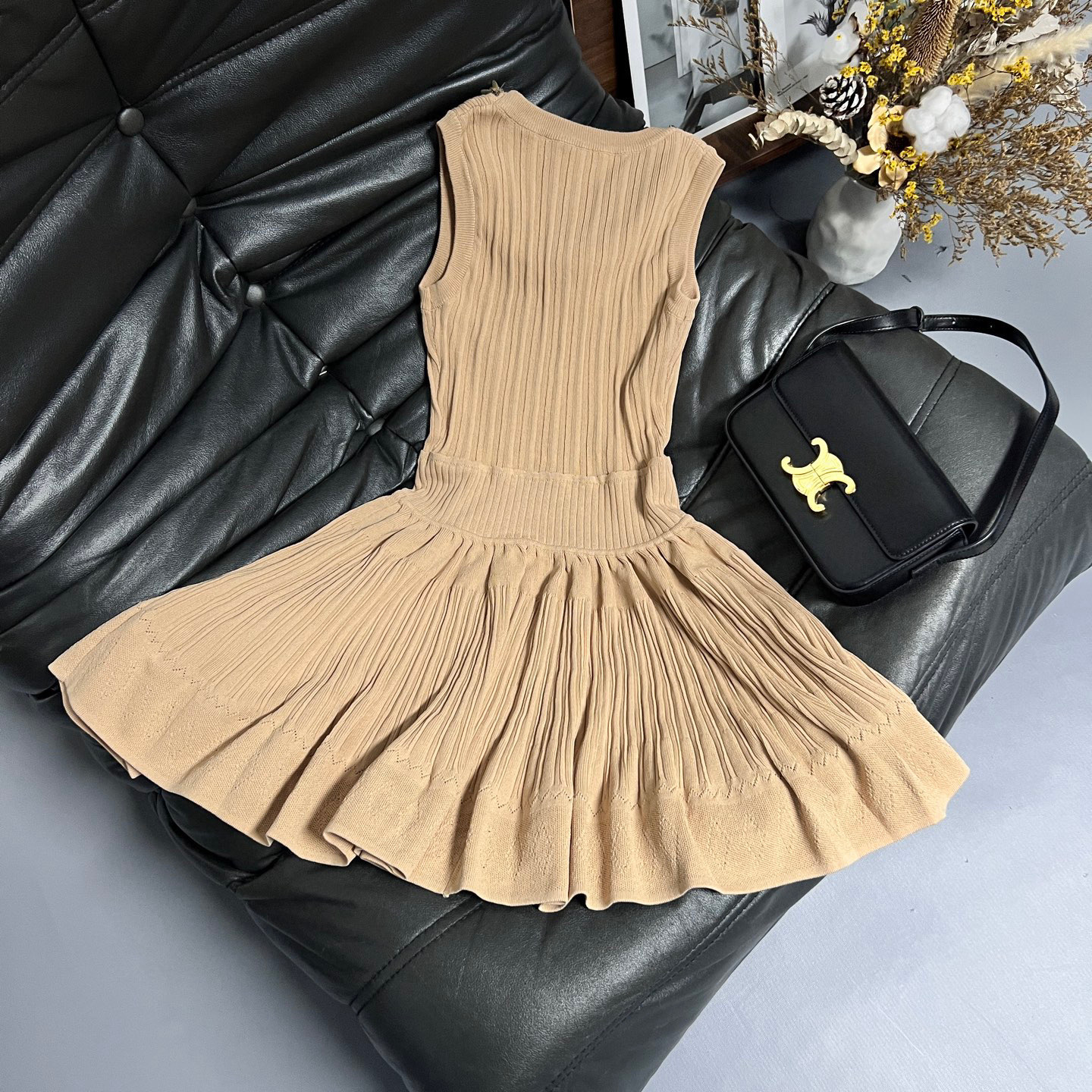 Elegant 25-Piece Dress for Single Women: Classic Colors, Wrinkled Design, Sizes SML - 图片 3